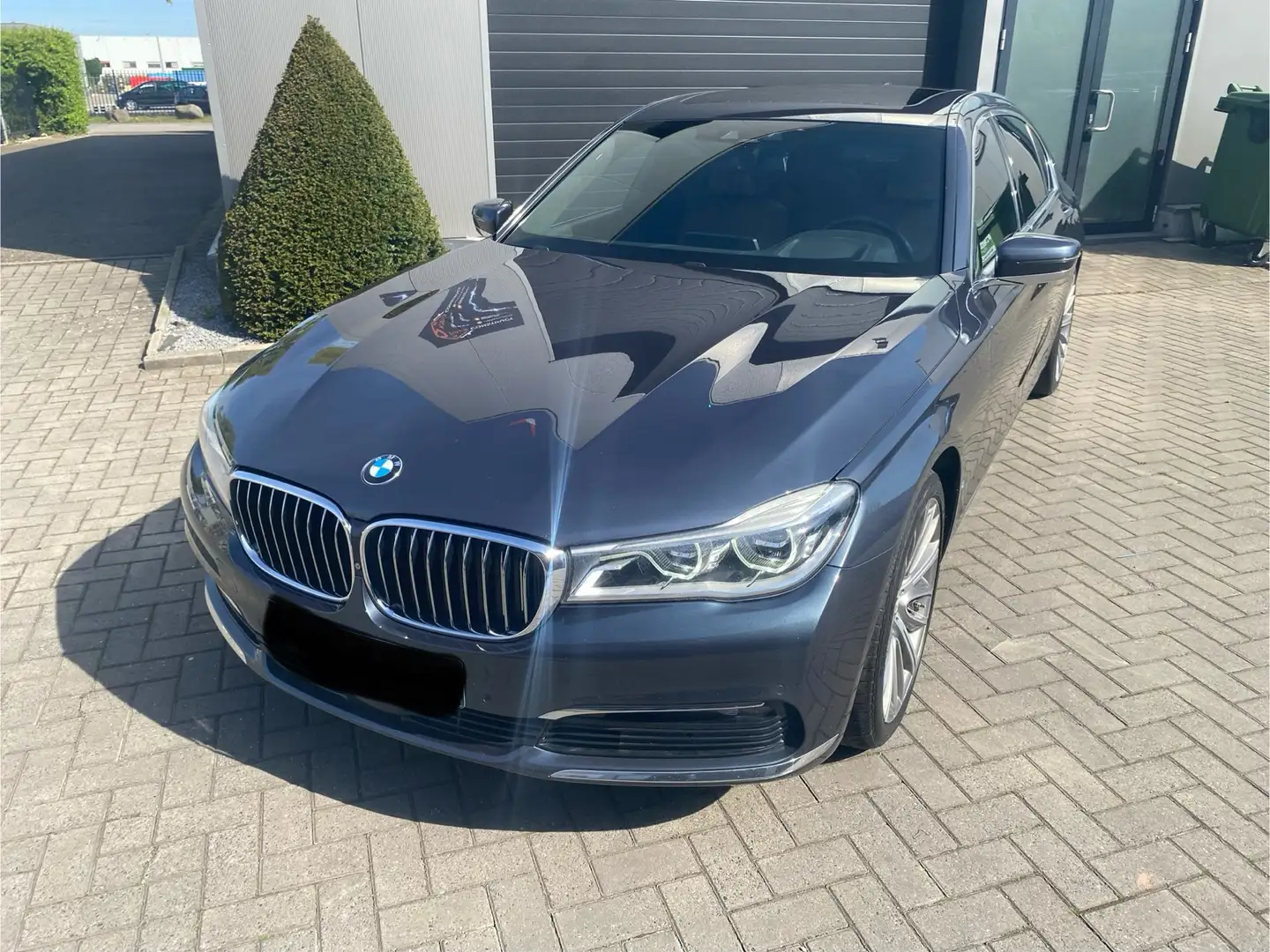 BMW 730 730Ld xDrive - 2