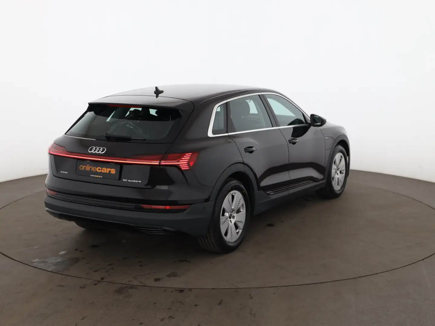 Audi e-tron 50 quattro 71kWh Aut LED NAVI SITZHZG TEMP Schwarz - 2