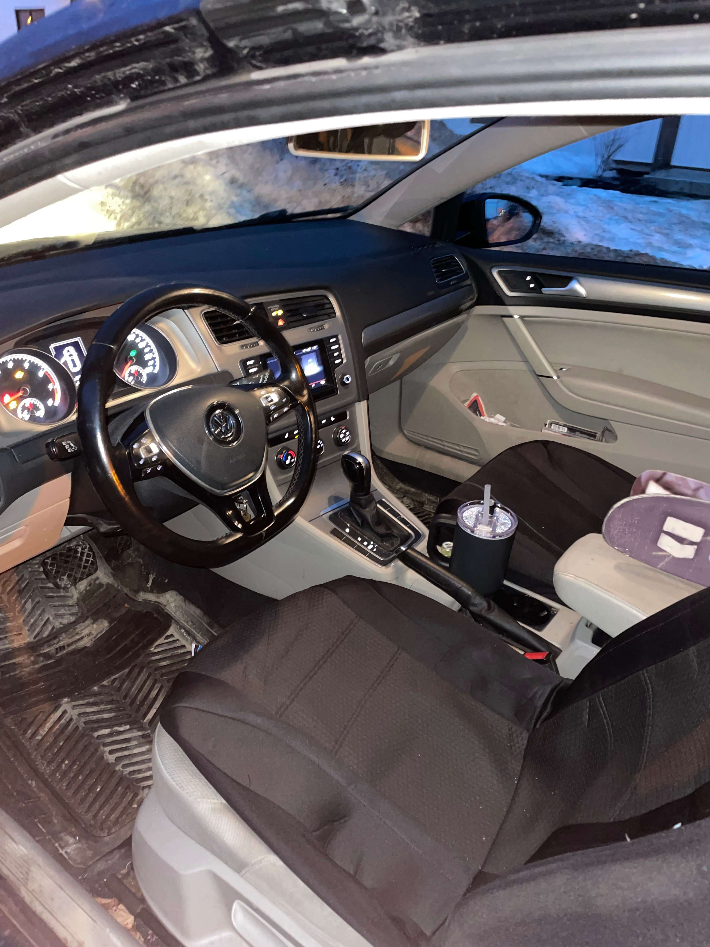 2015 Volkswagen Golf thumb 6