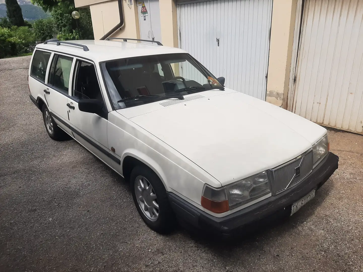 Volvo 945 940 Polar White - 1