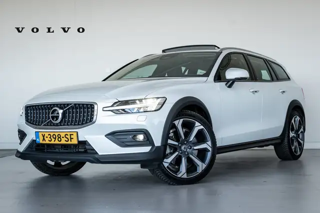 Volvo V60 Cross Country B5 Ultimate Pano-dak | Parkeerverw.| B&W | Trekh.
