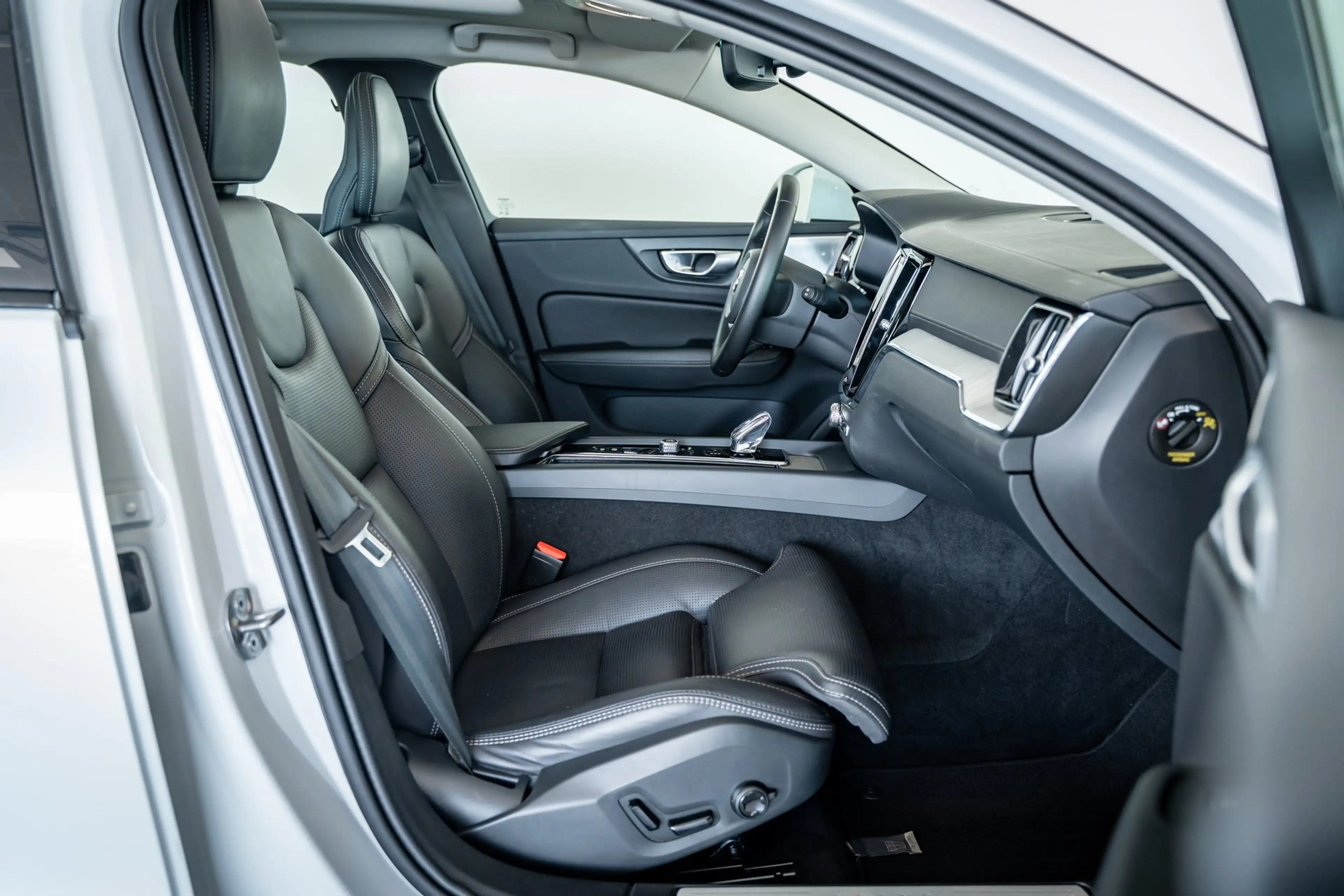 Volvo V60 Cross Country B5 Ultimate Pano-dak | Parkeerverw.| B&W | Trekh. — photo 6