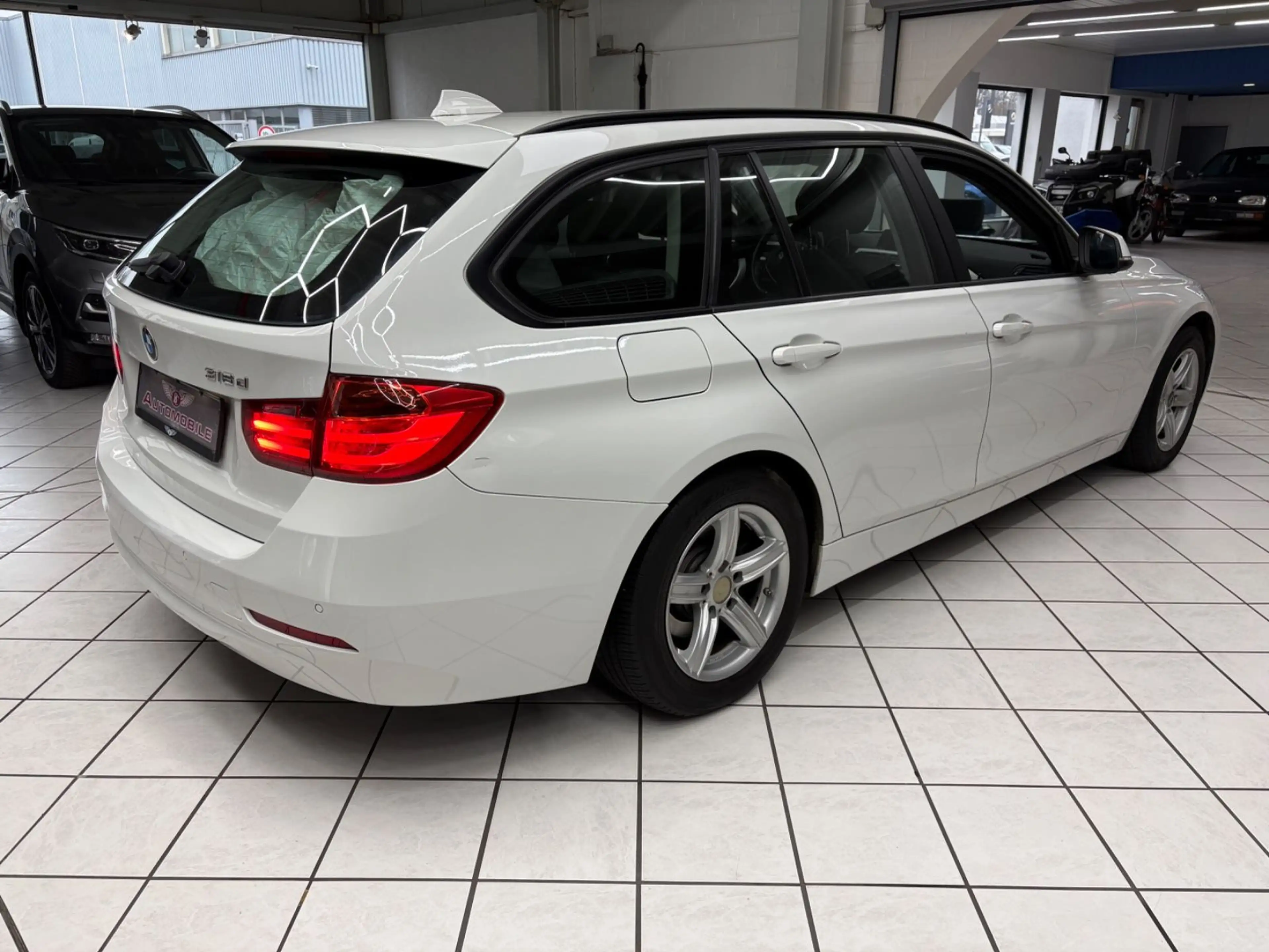 BMW 316 d Touring PDC SHZ — photo 7