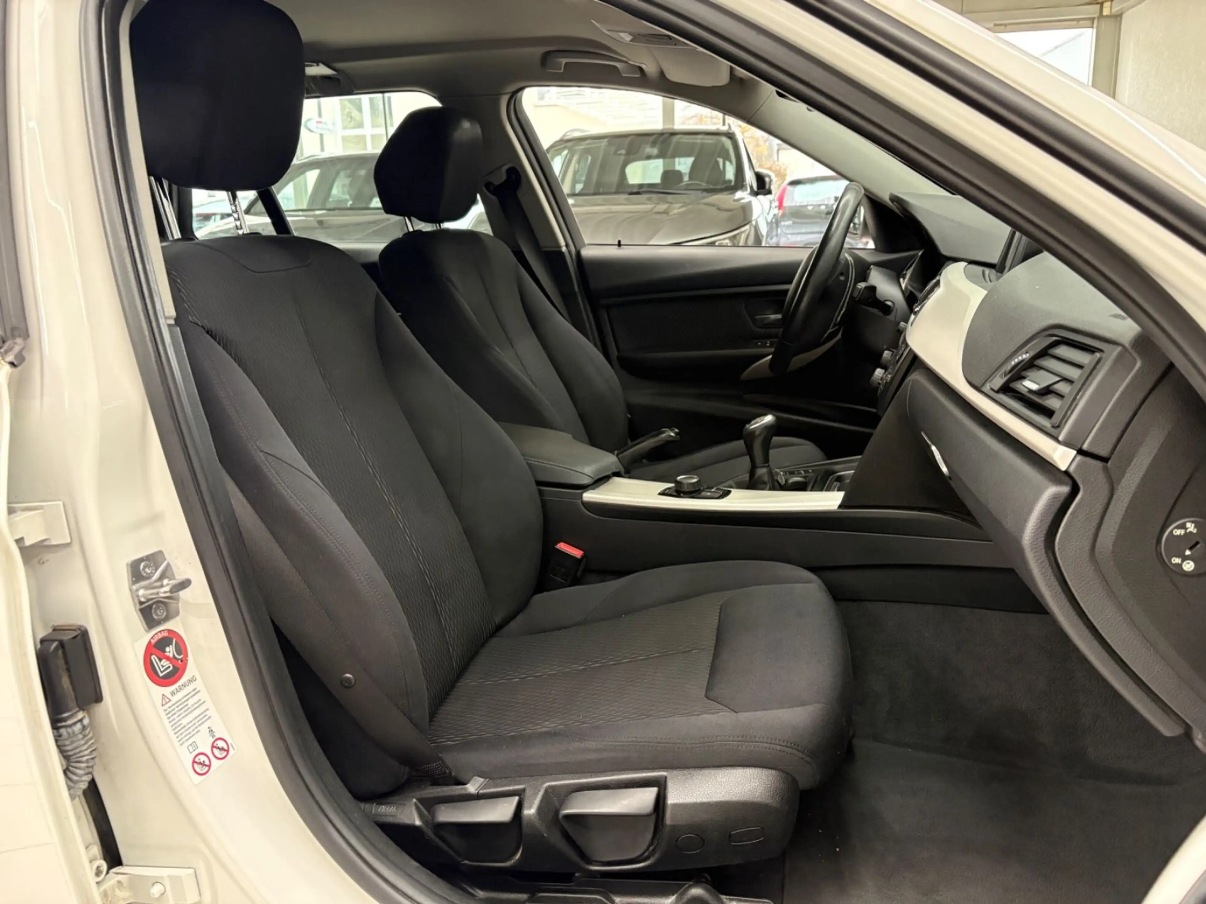 BMW 316 d Touring PDC SHZ — photo 10
