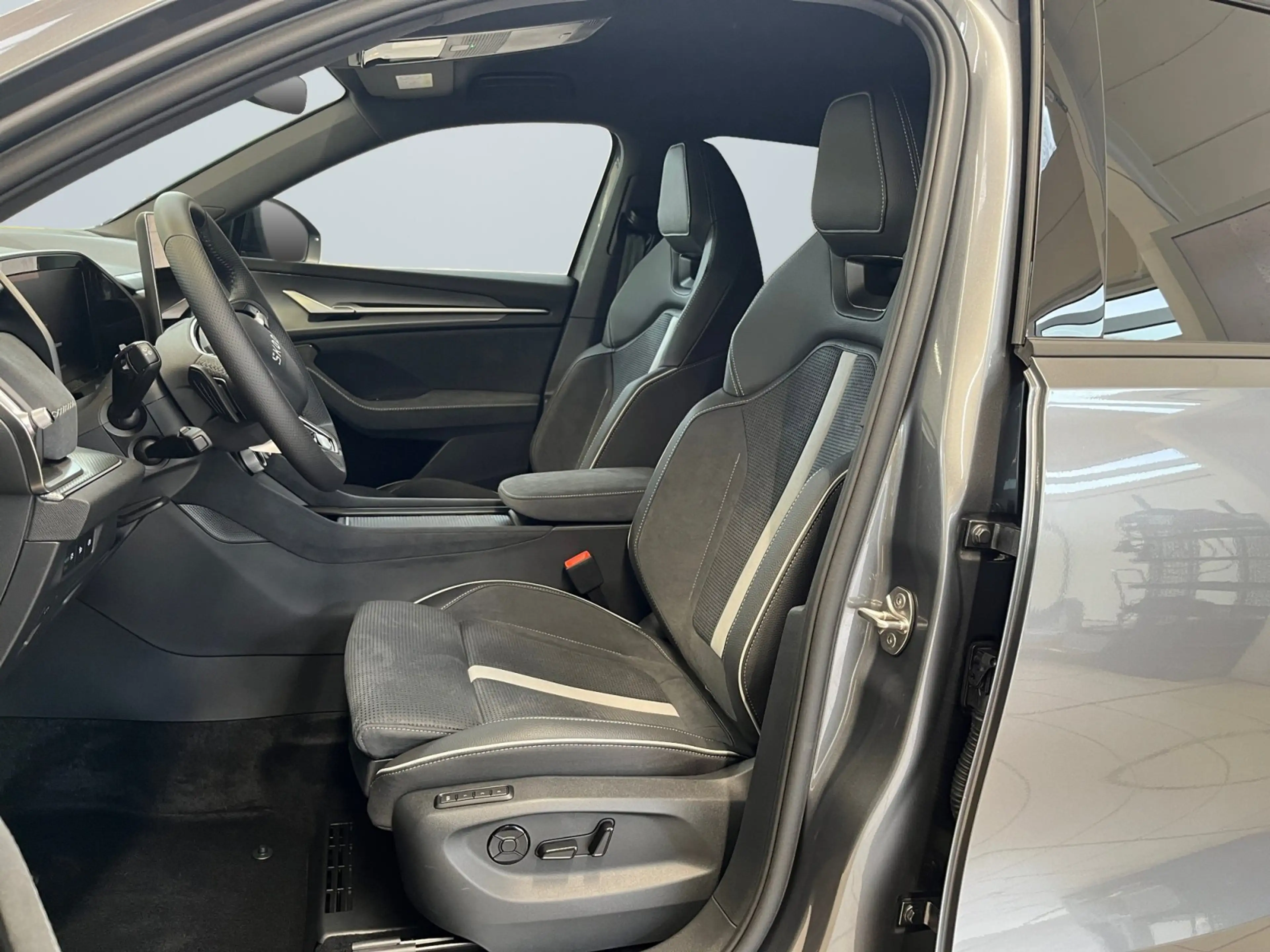 Skoda Kodiaq Sportline 1.5TSI mHEV DSG ACC AHK Navi Kam — photo 9