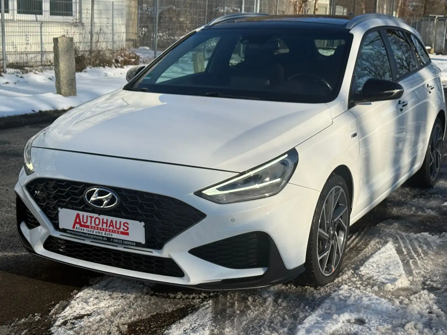 Hyundai i30 cw N Line Mild-Hybrid*PANO*KEYLESS*SPORT* Weiß - 1