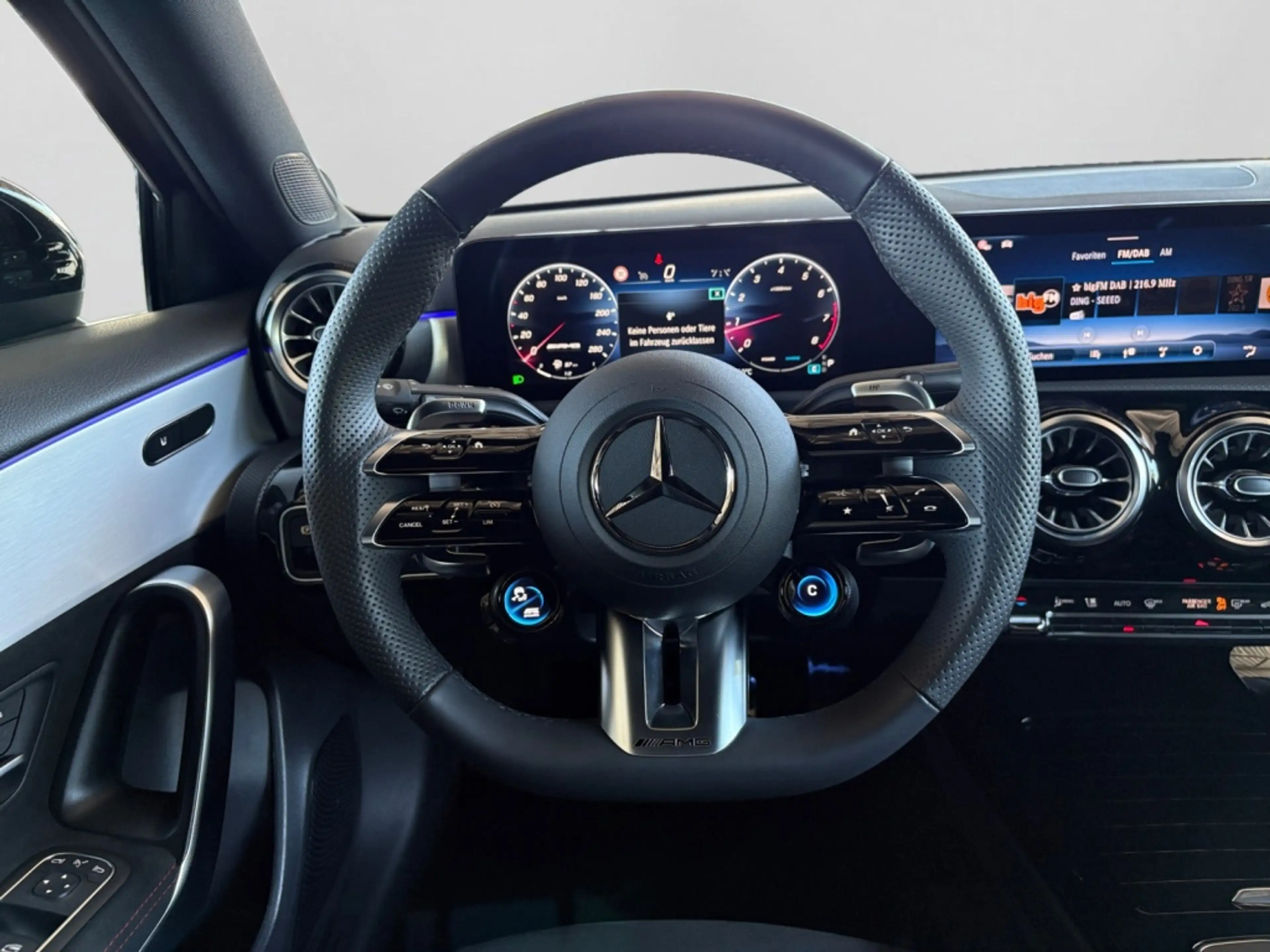 Mercedes-Benz A 35 AMG 4M NIGHT|MBEAM|AMBI|PANO|360°|SHZ|LHZ — photo 13