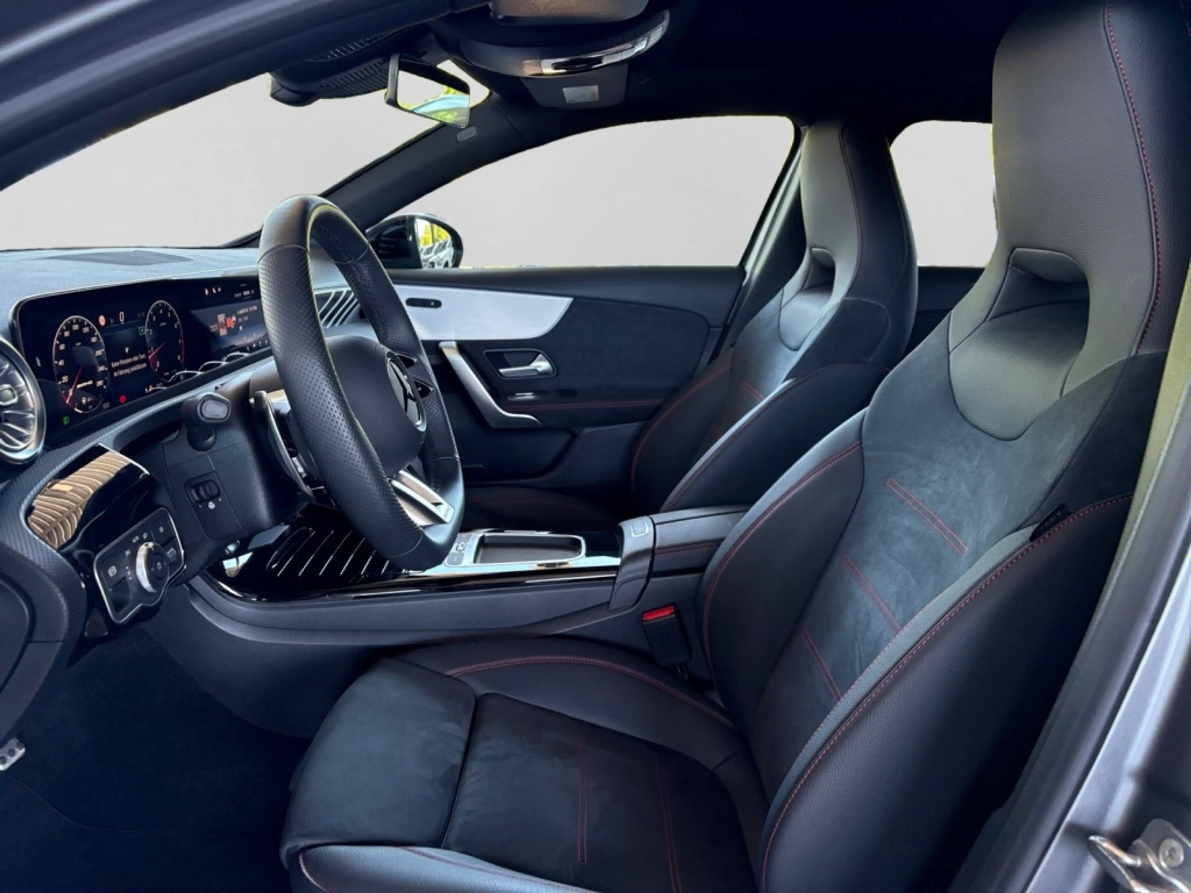 Mercedes-Benz A 35 AMG 4M NIGHT|MBEAM|AMBI|PANO|360°|SHZ|LHZ — photo 10