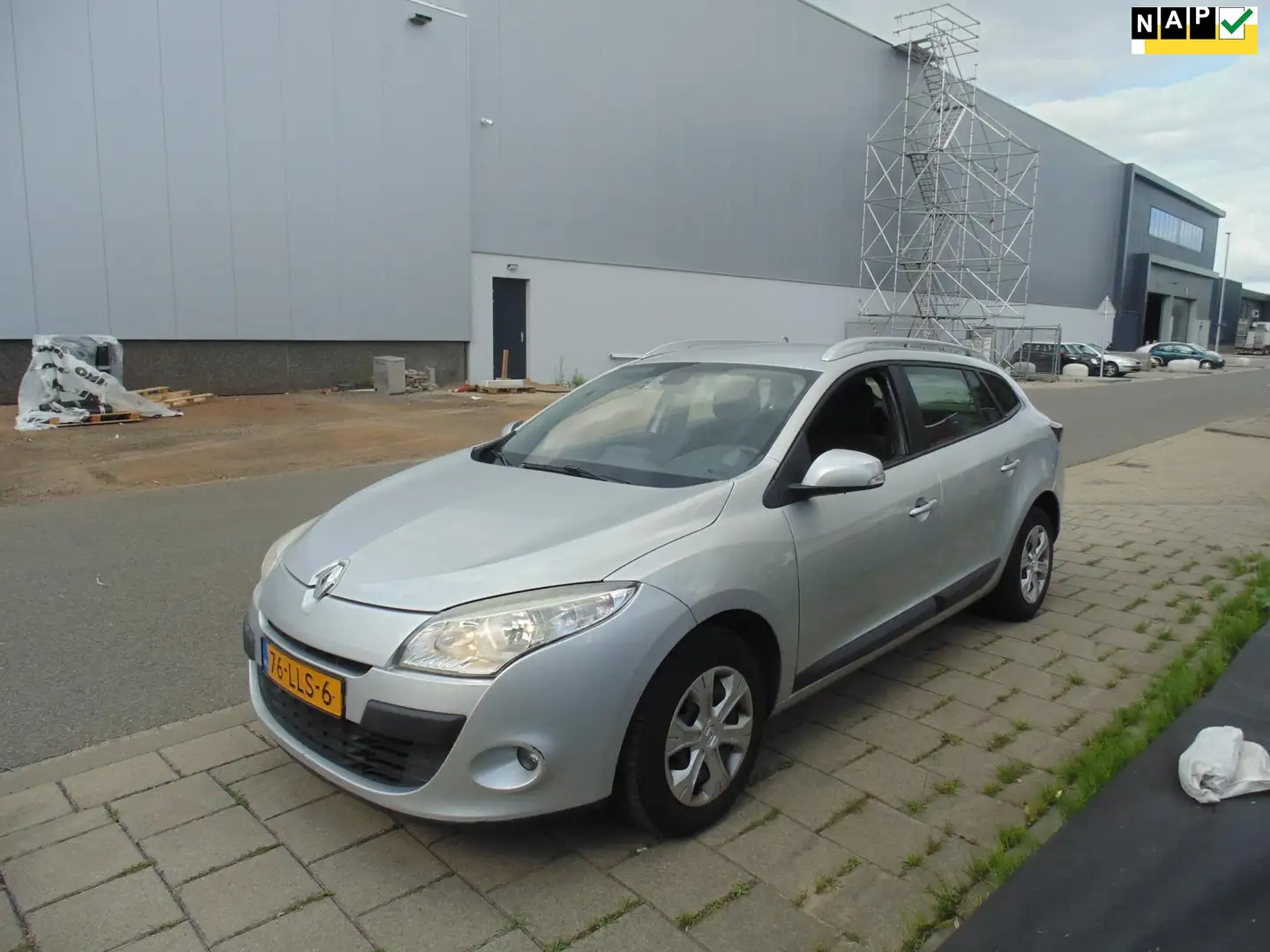 Renault Megane Estate 1.6 Expression Grijs - 1