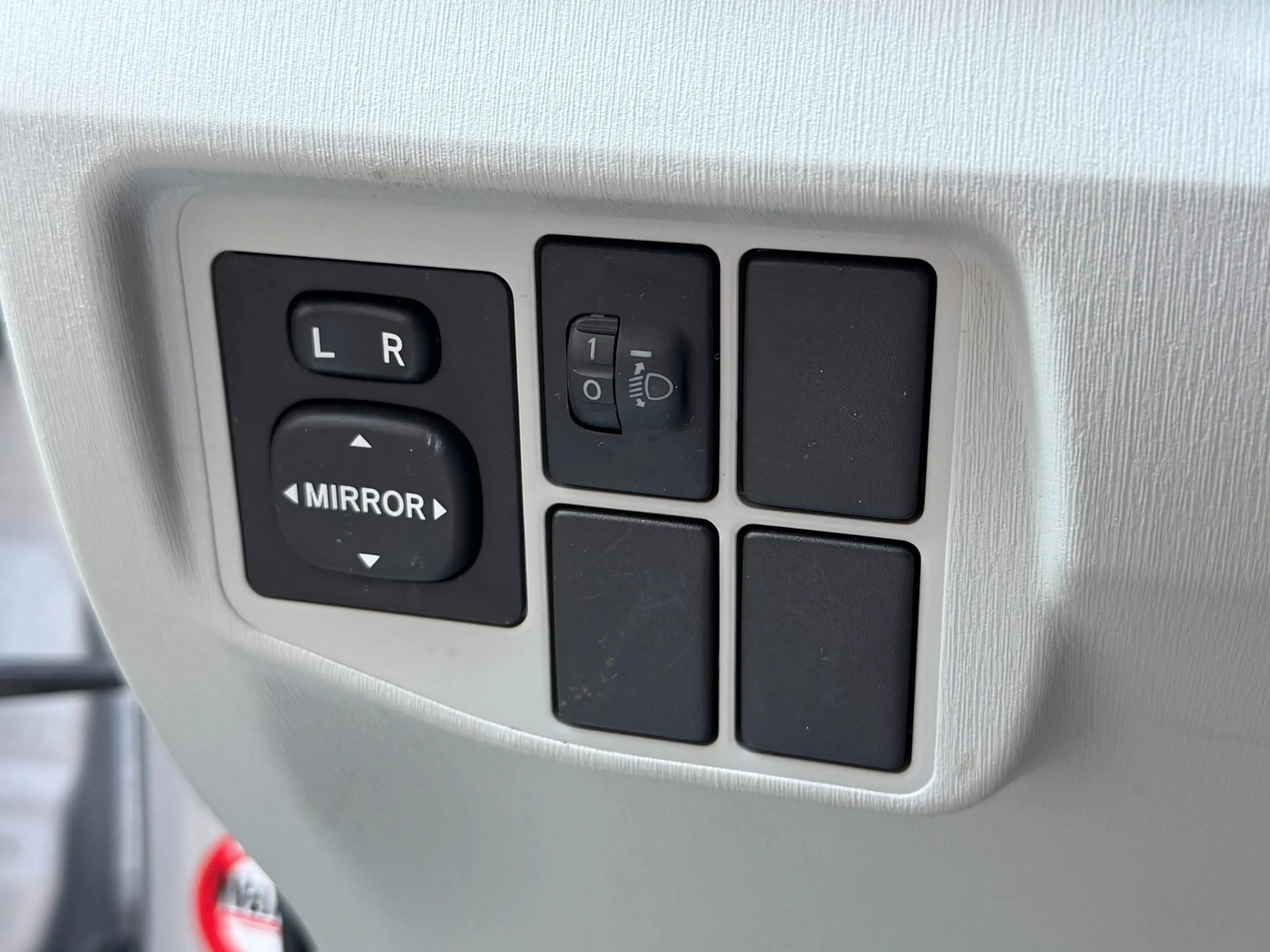 Toyota Prius 1.8 Aspiration|Dealer O.H.|Keyless — photo 24
