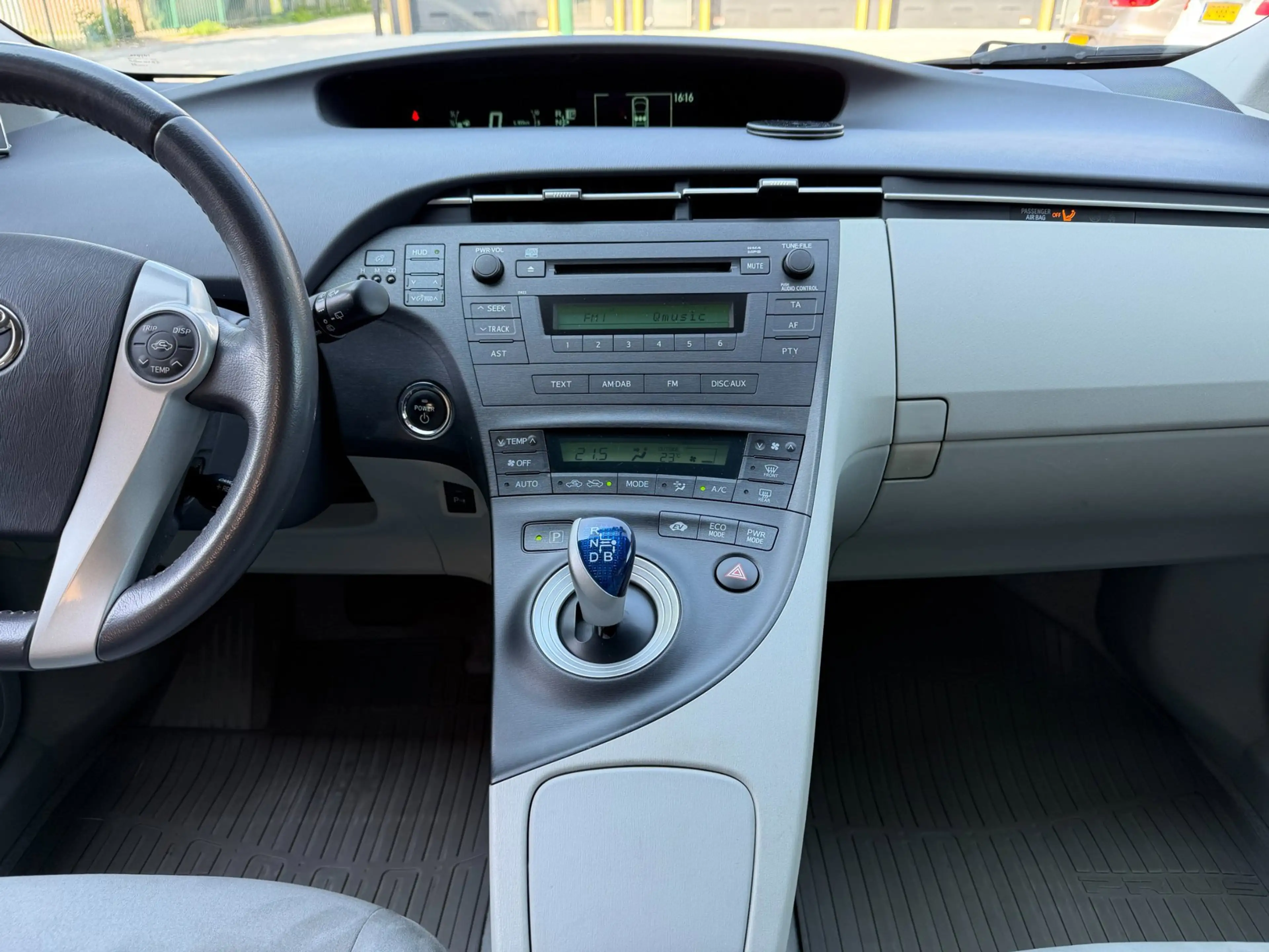 Toyota Prius 1.8 Aspiration|Dealer O.H.|Keyless — photo 16