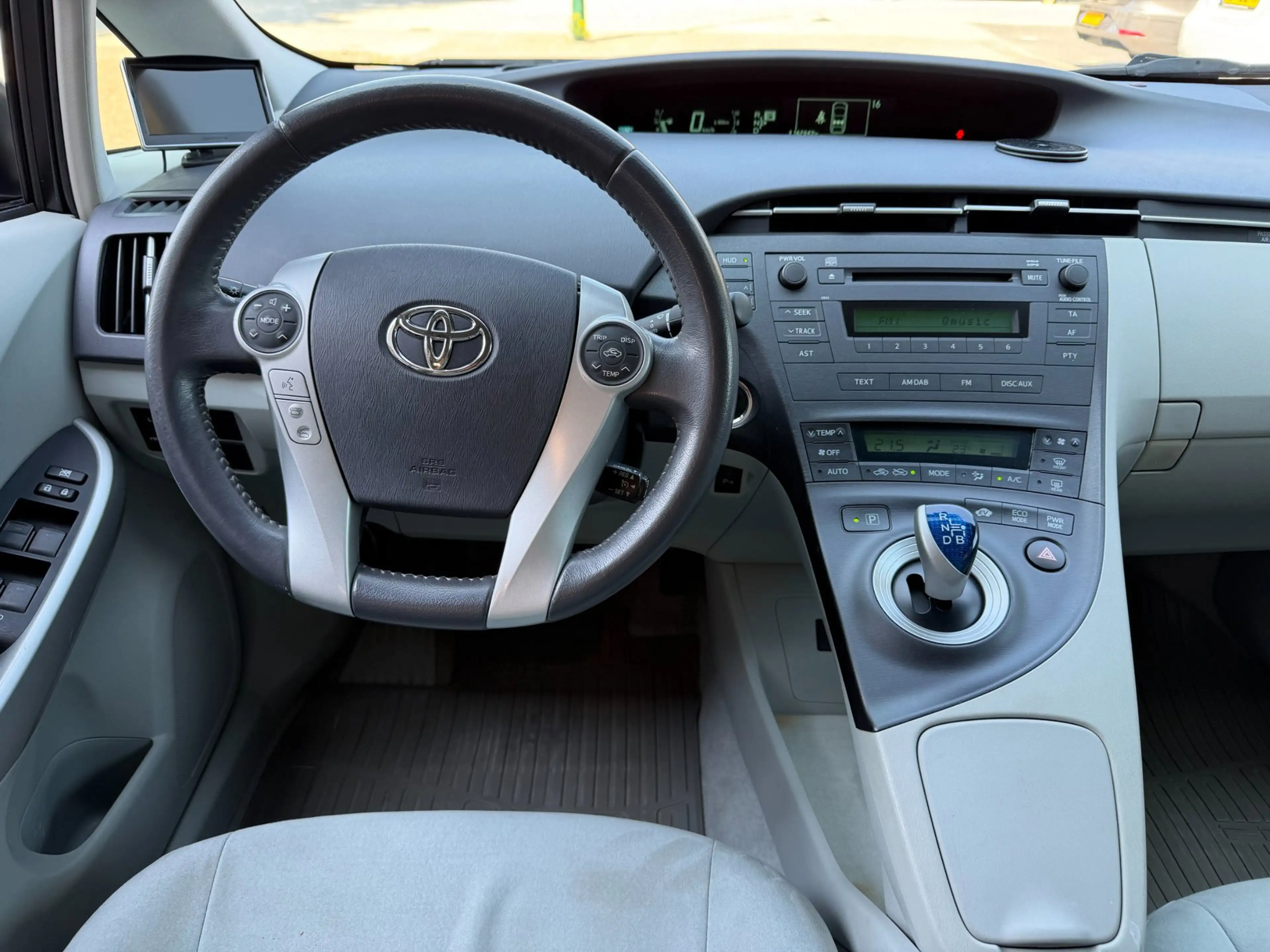 Toyota Prius 1.8 Aspiration|Dealer O.H.|Keyless — photo 14