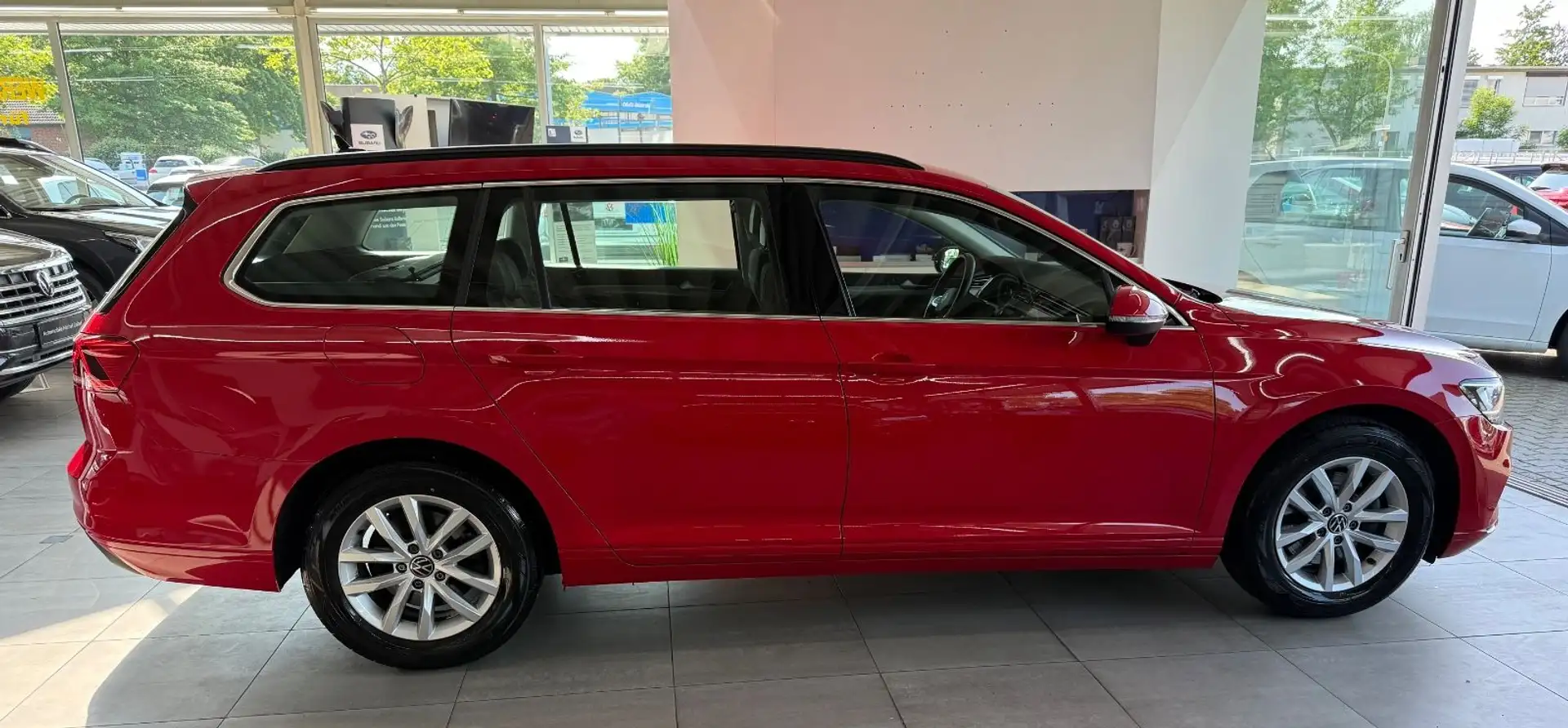 Volkswagen Passat Variant Passat*Variant*Business**Navi*Virtual*Massage*AC Rojo - 2