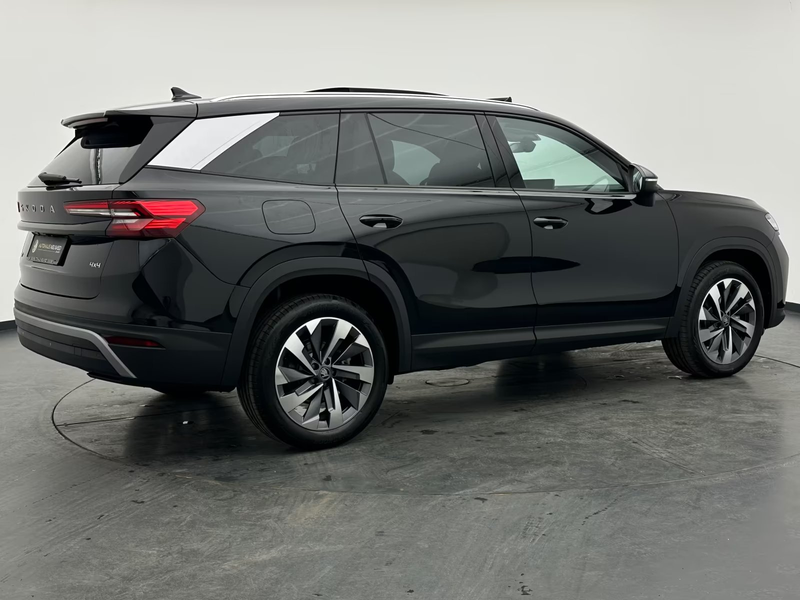 Skoda Kodiaq Kodiaq 2.0 TDI 4x4 DSG+PANO+NAV+HUD+AHK+7S+CAM — photo 14