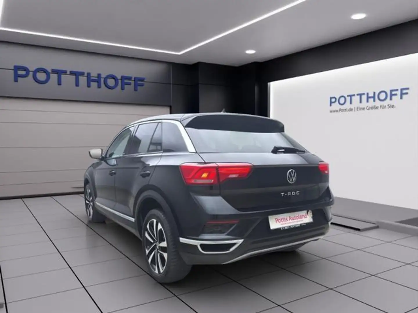 Volkswagen T-Roc 1.5 TSI UNITED NAVI PDC SITZHZG Schwarz - 2