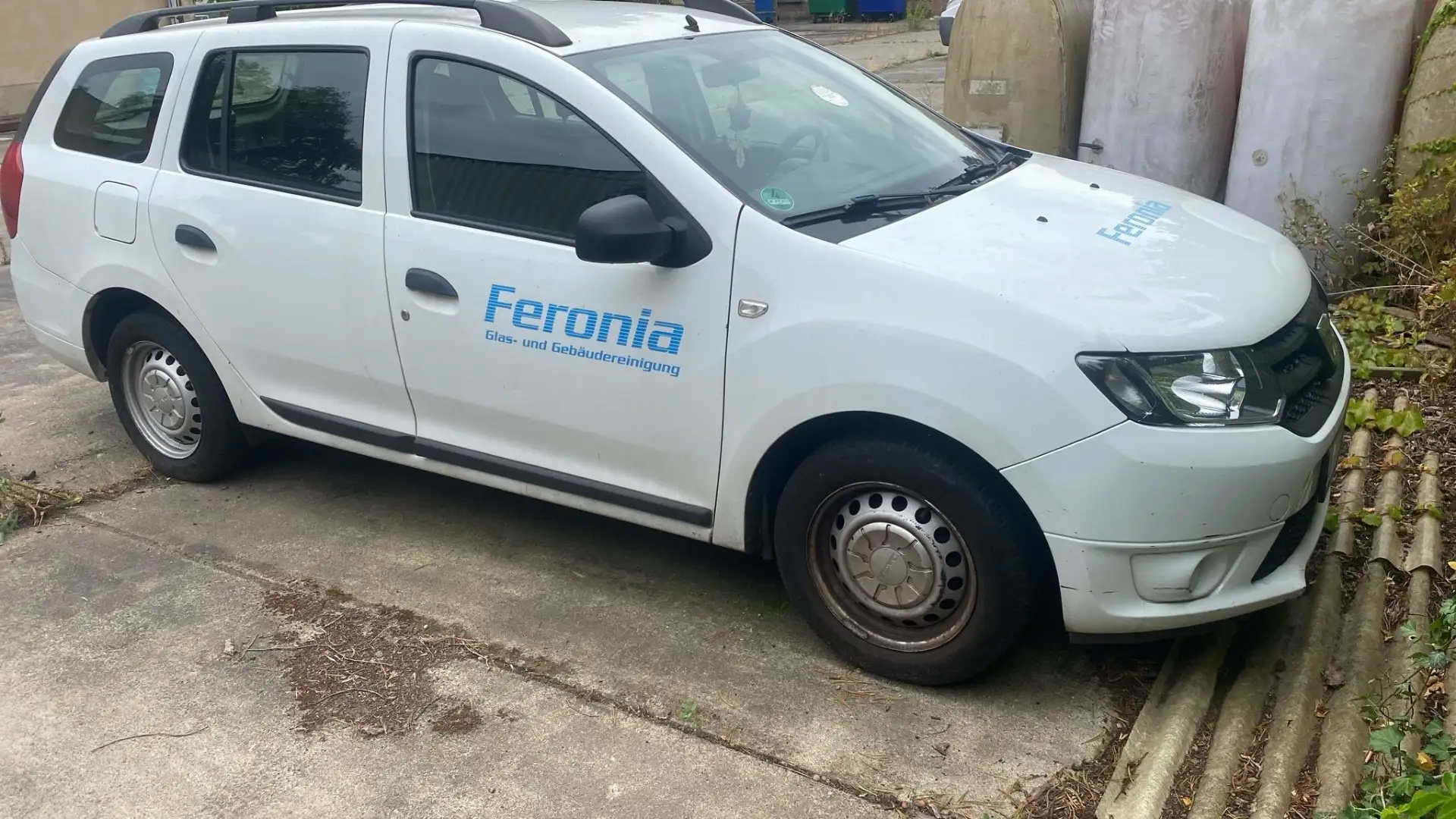 Dacia Logan Essentiel - 1