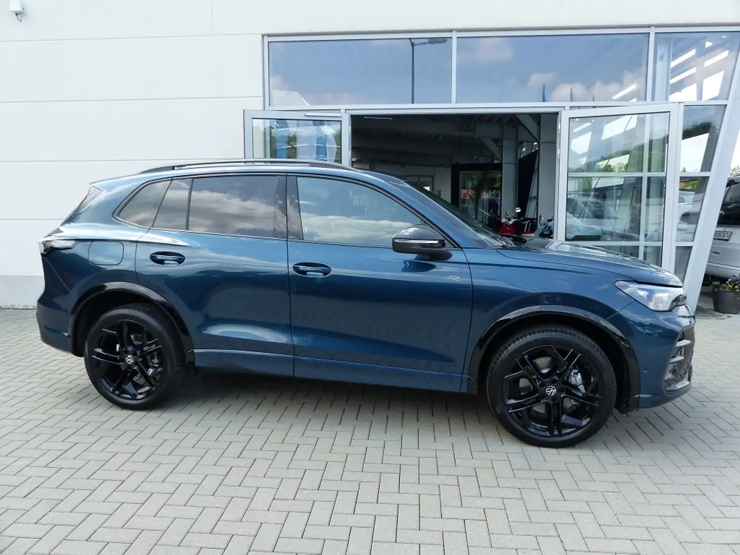 Volkswagen Tiguan 2.0 TDI 4MOTION DSG R-Line *AHK*LED*PDC* Blau - 2