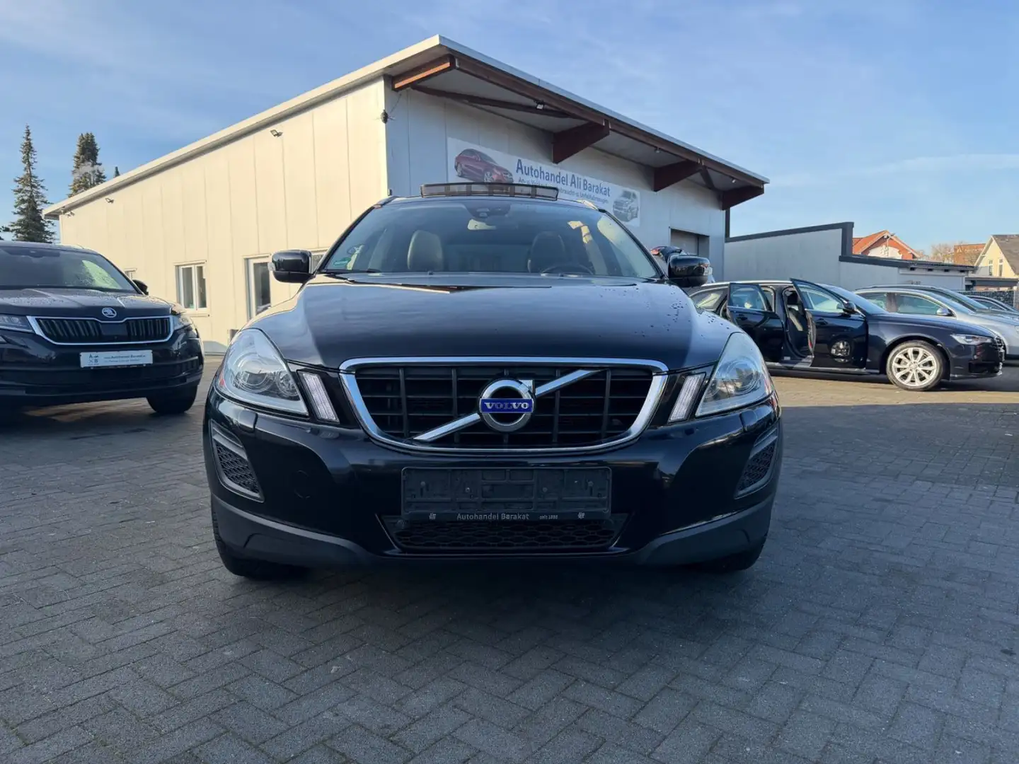 Volvo XC60 D5 AWD Summum PANO LEDER XENON KAMERA NAVI Schwarz - 2