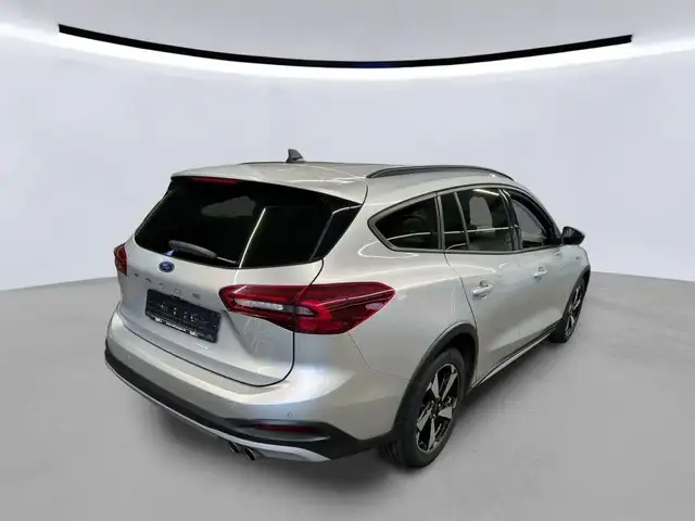 Ford Focus view 4