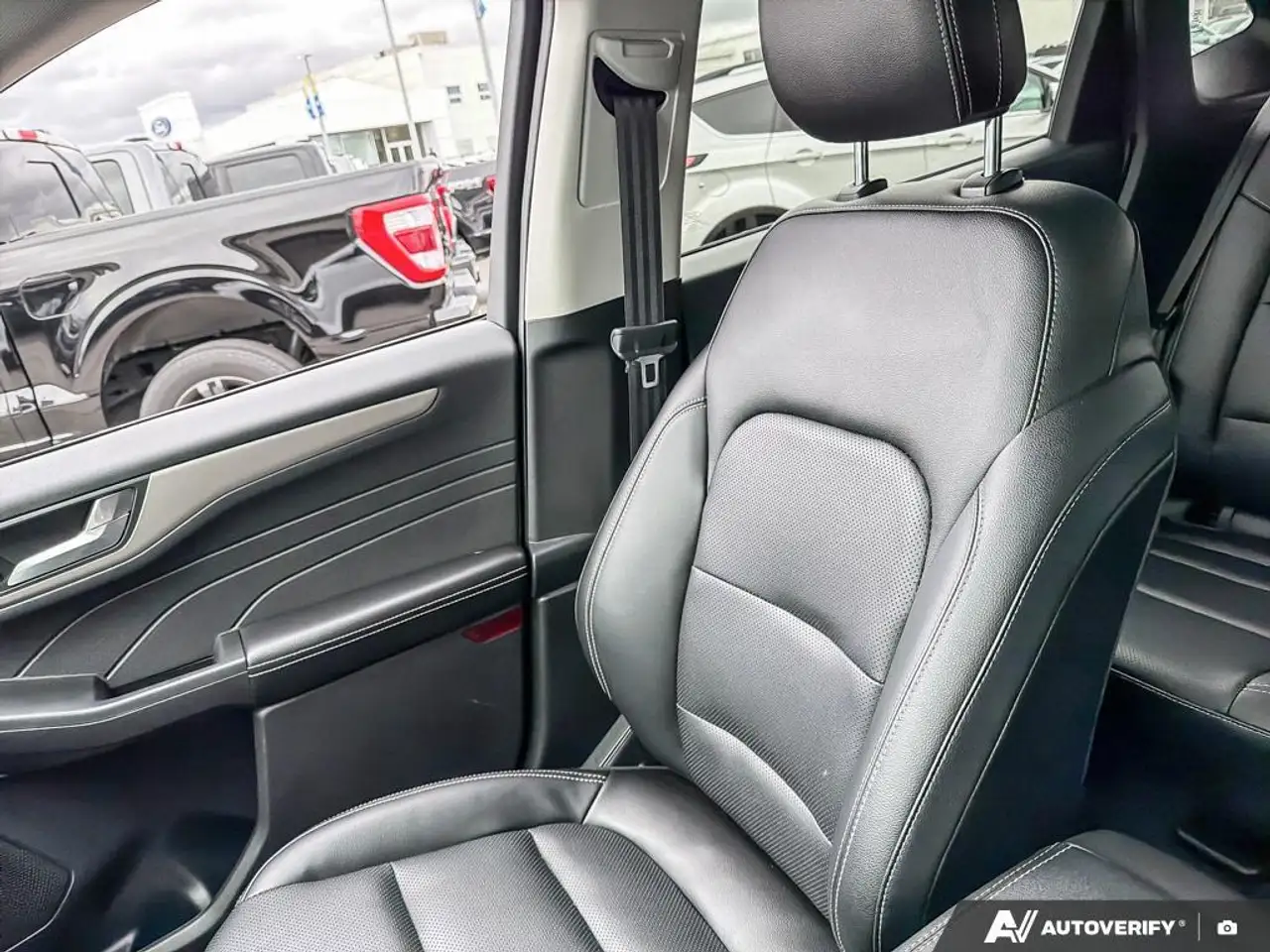 Ford Escape снимка Ford Escape