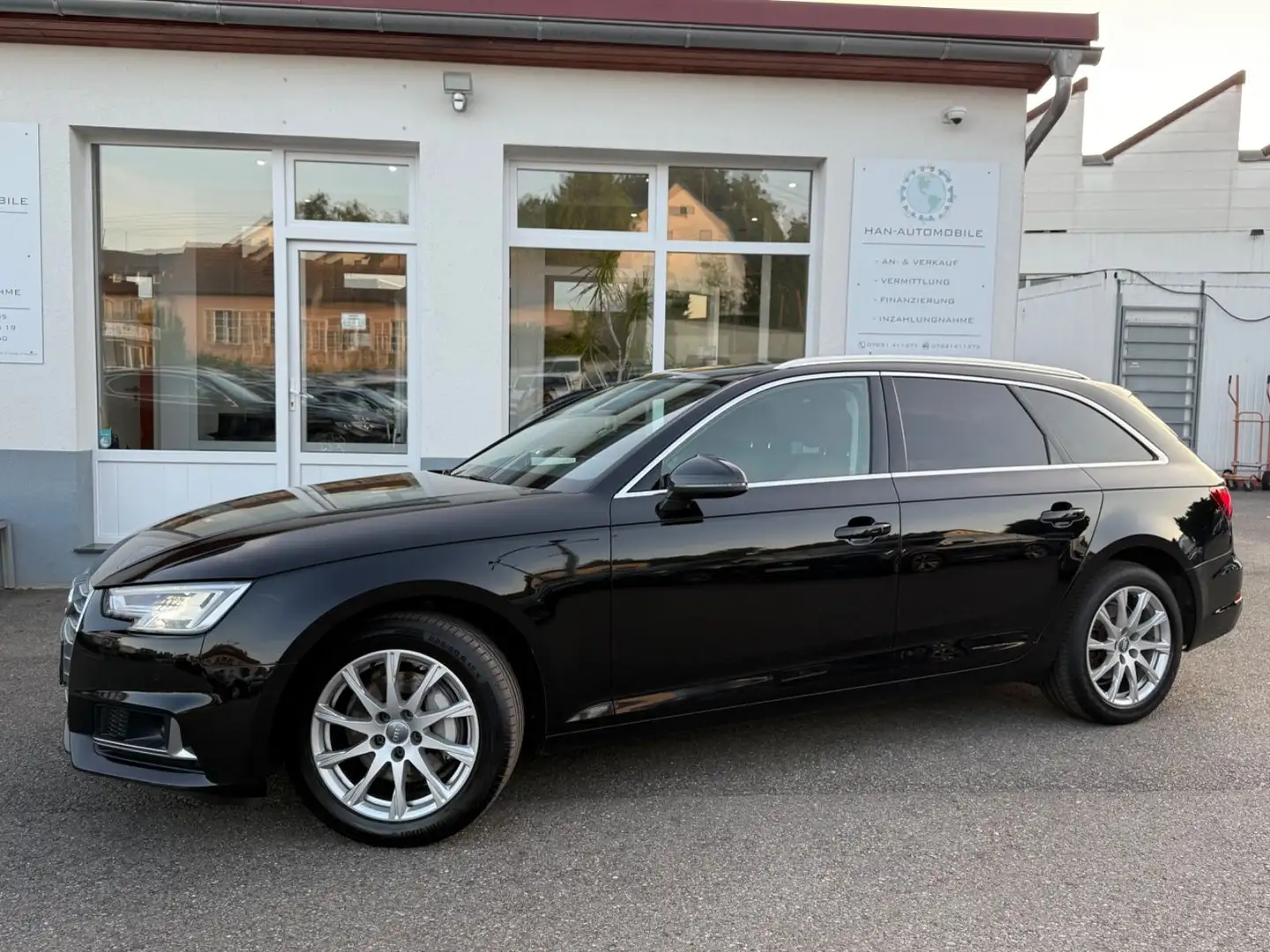 Audi A4 Avant 40 TDI sport Schwarz - 1