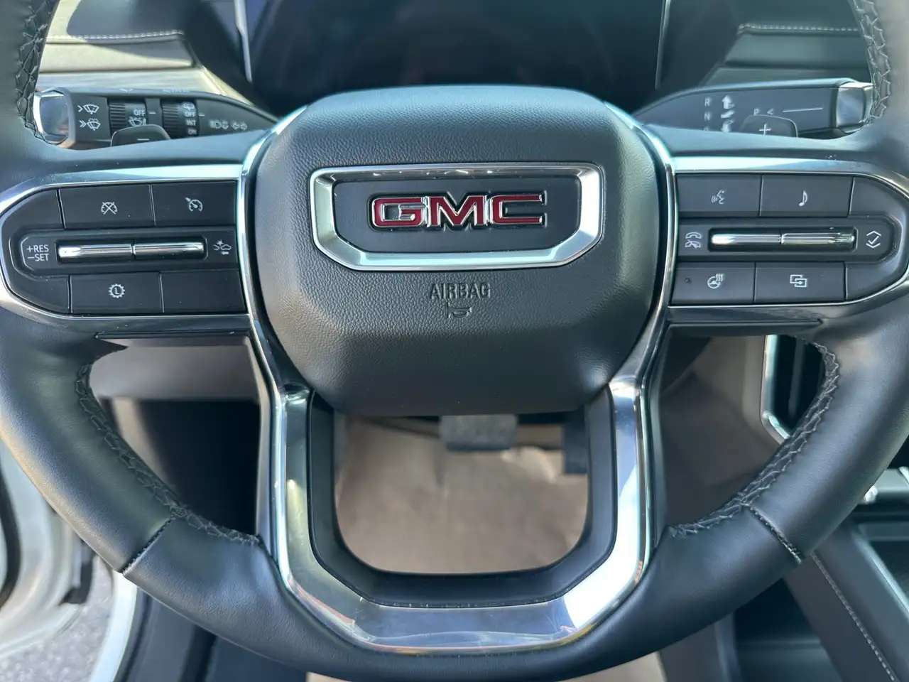 GMC Acadia photo GMC Acadia