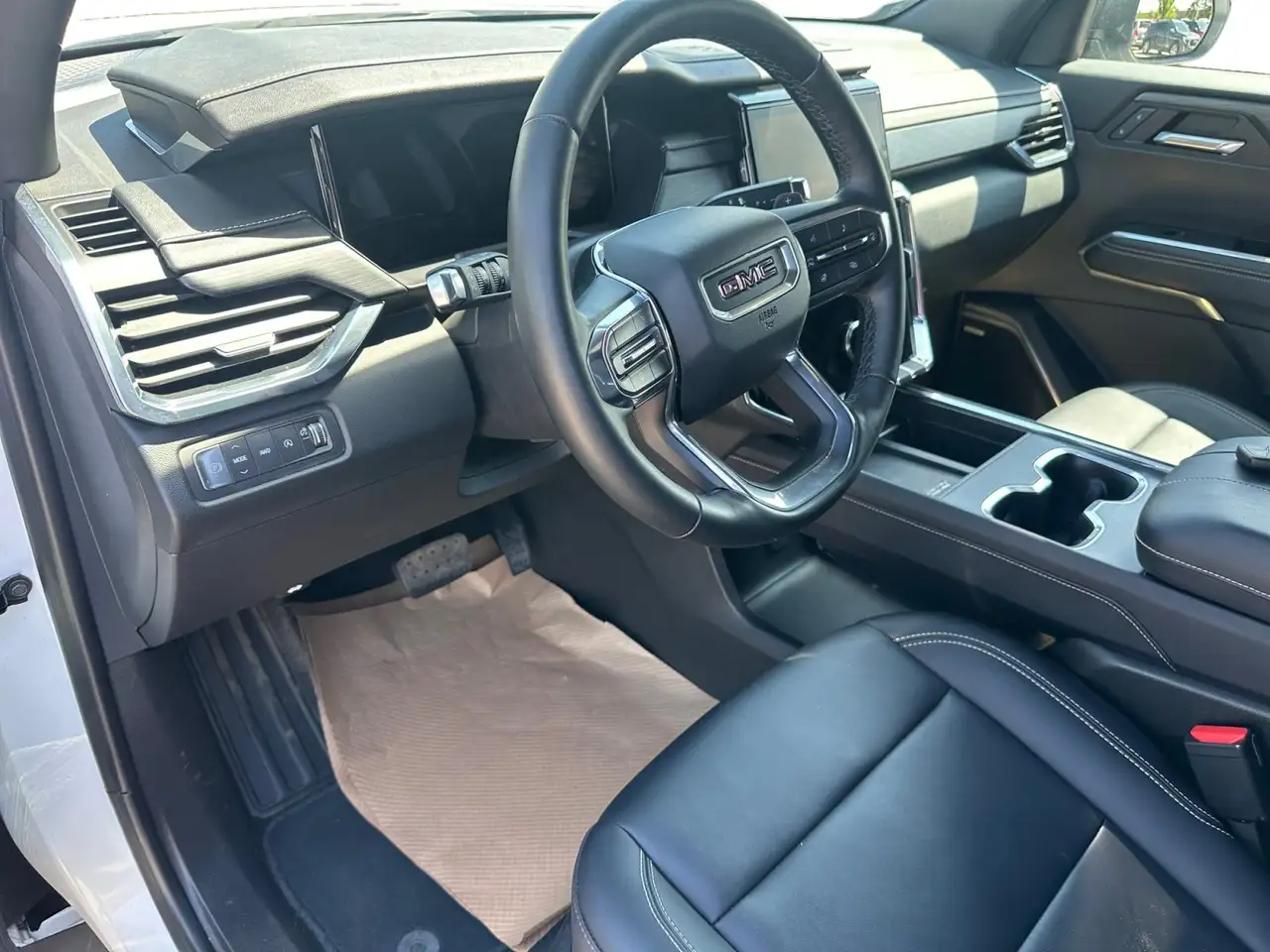 GMC Acadia photo GMC Acadia
