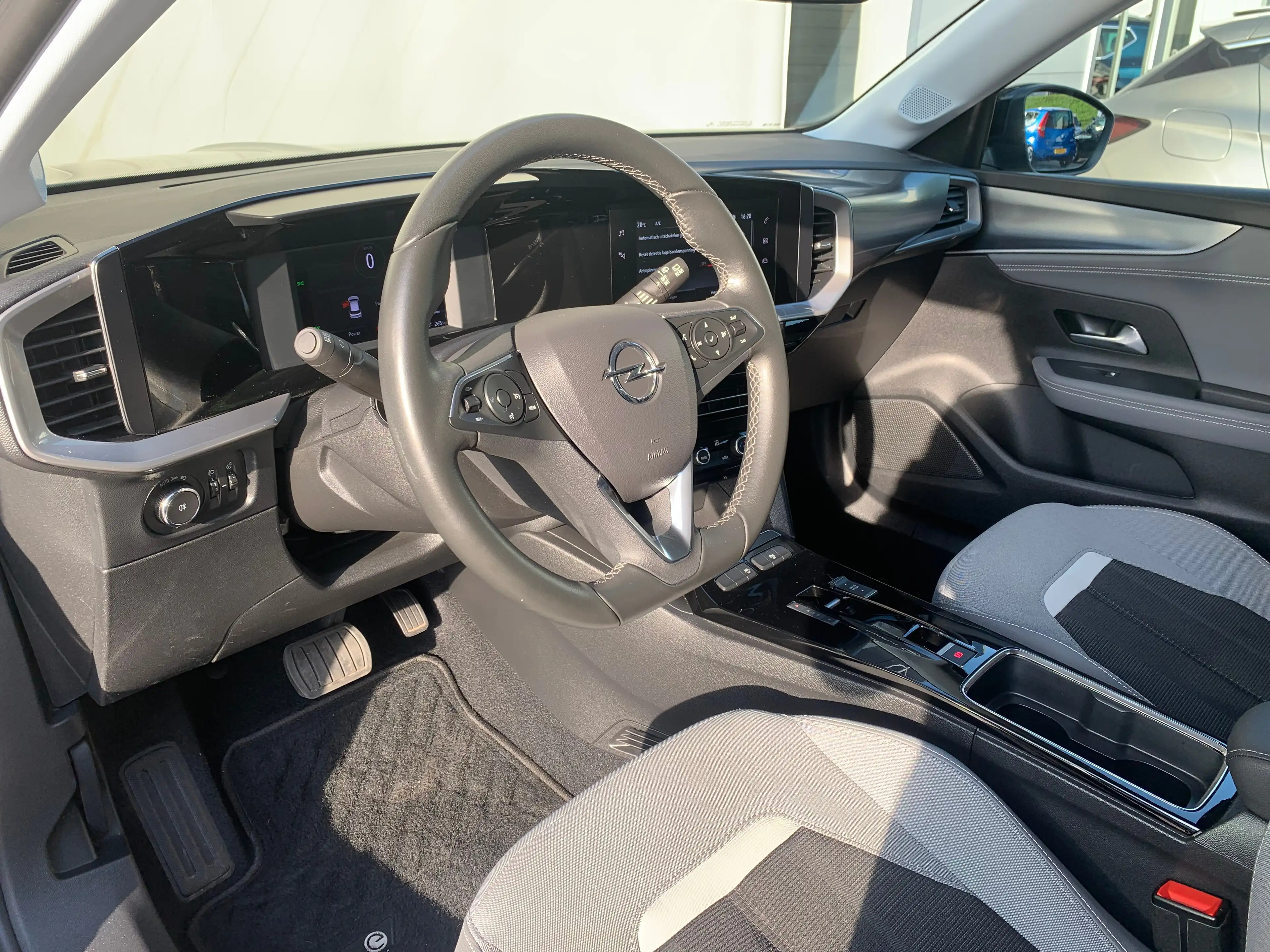Opel Mokka-E Electric Level 3 50 kWh SOH 96,3% | Airco | Camera — photo 8