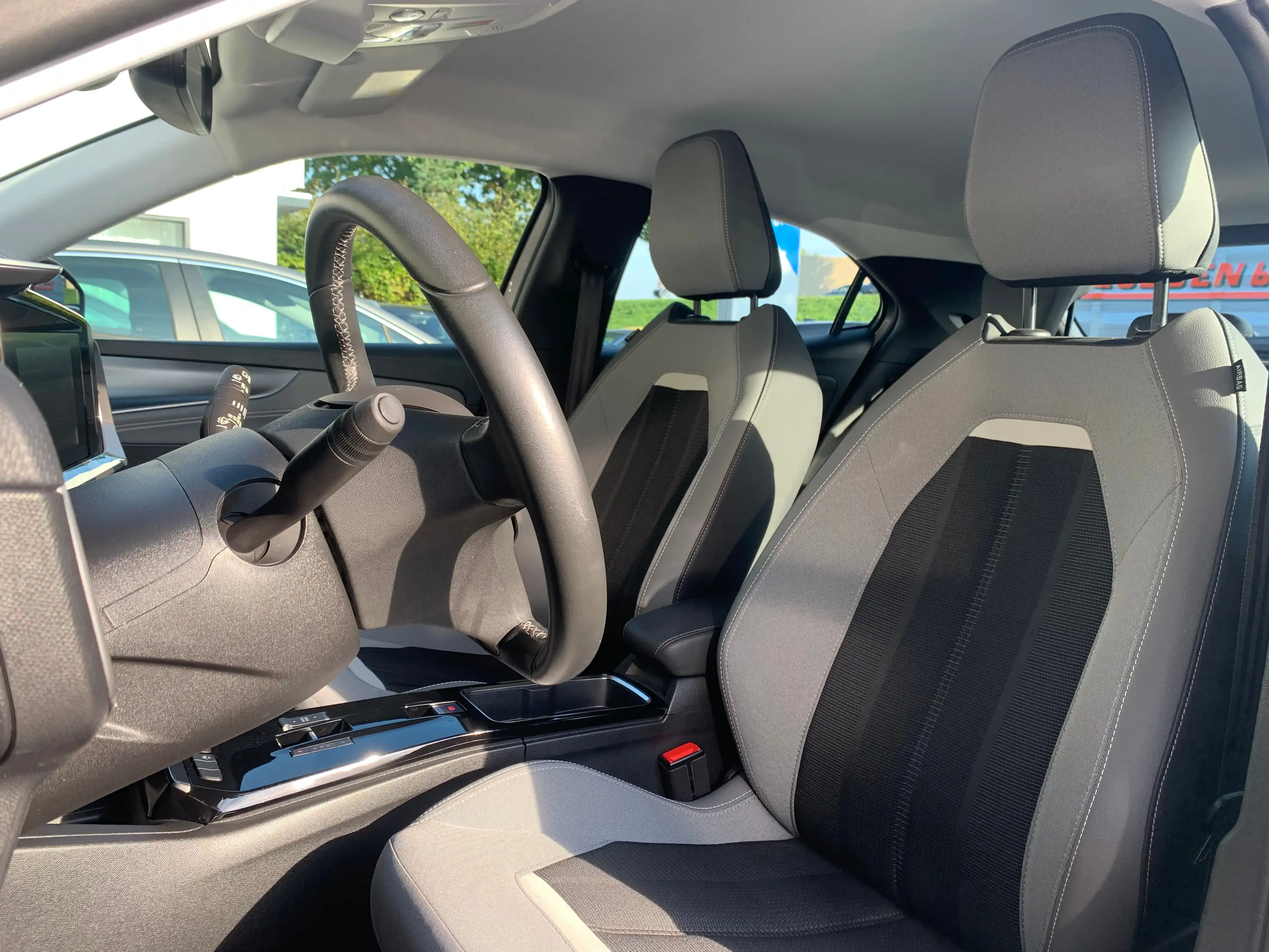 Opel Mokka-E Electric Level 3 50 kWh SOH 96,3% | Airco | Camera — photo 25