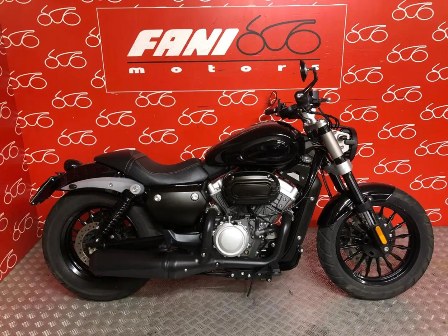 Keeway V-Cruise 125 Noir - 1