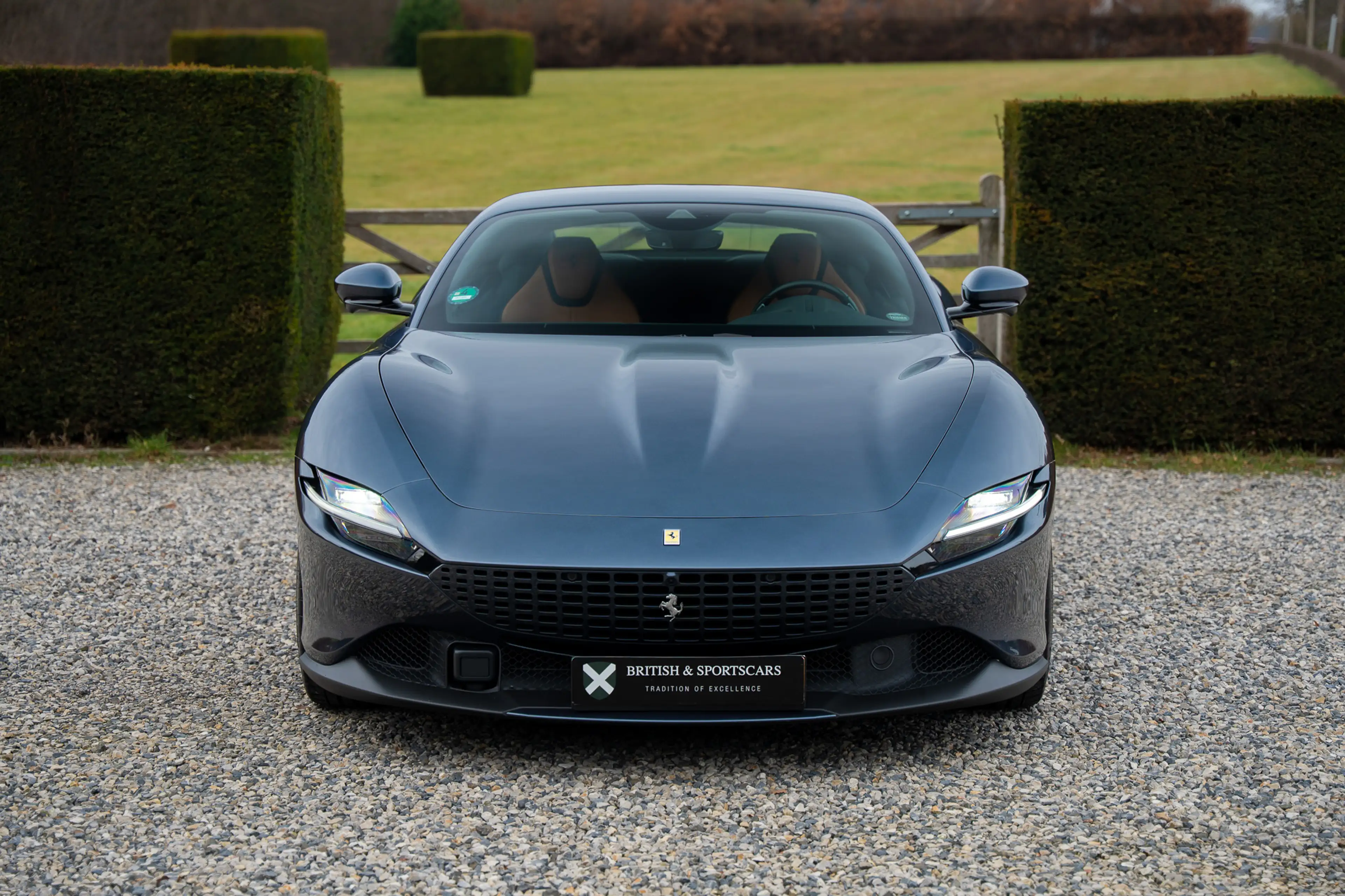 Ferrari Roma 3.9 V8 Blue Over Tan — photo 10