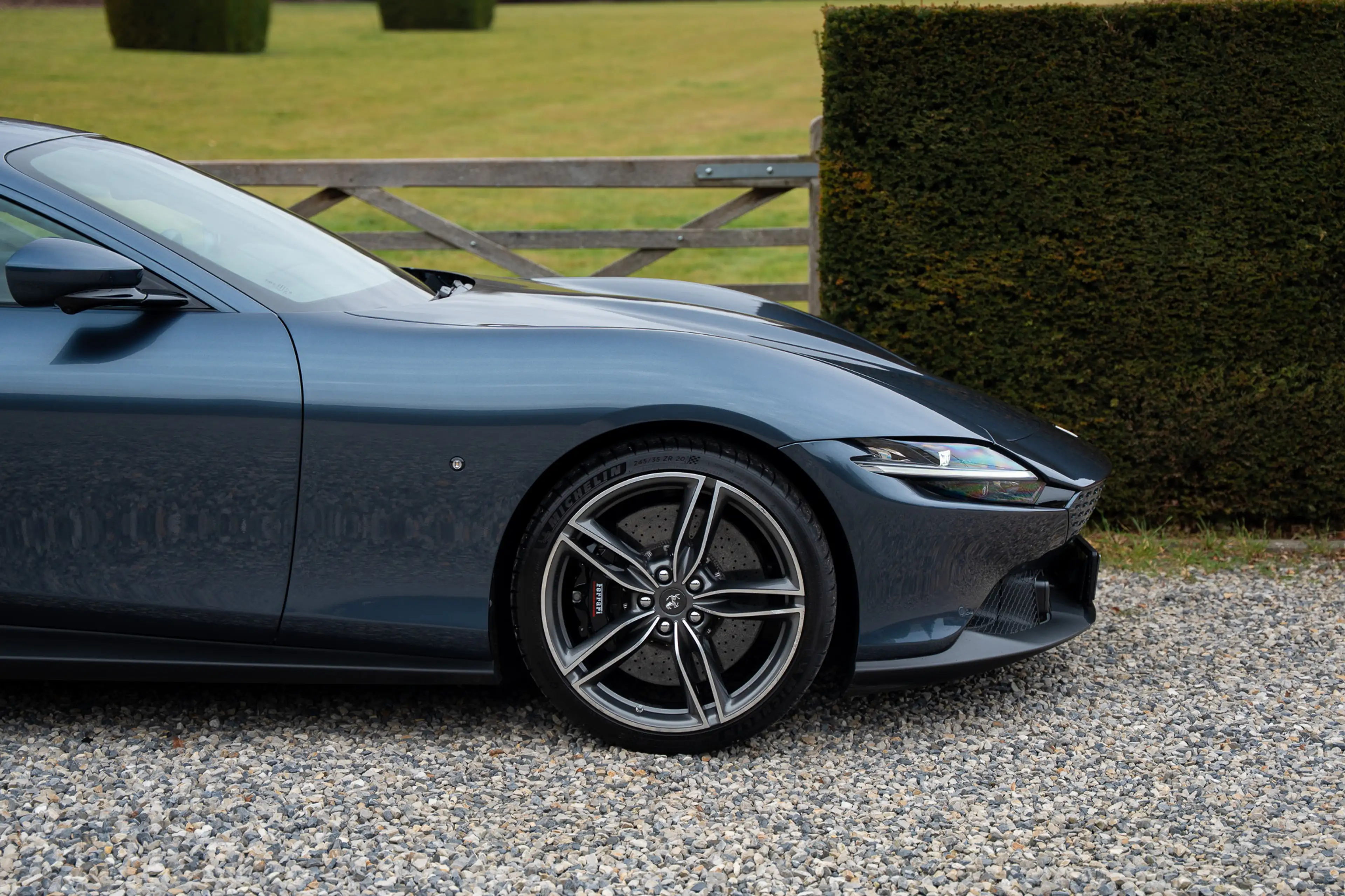 Ferrari Roma 3.9 V8 Blue Over Tan — photo 9