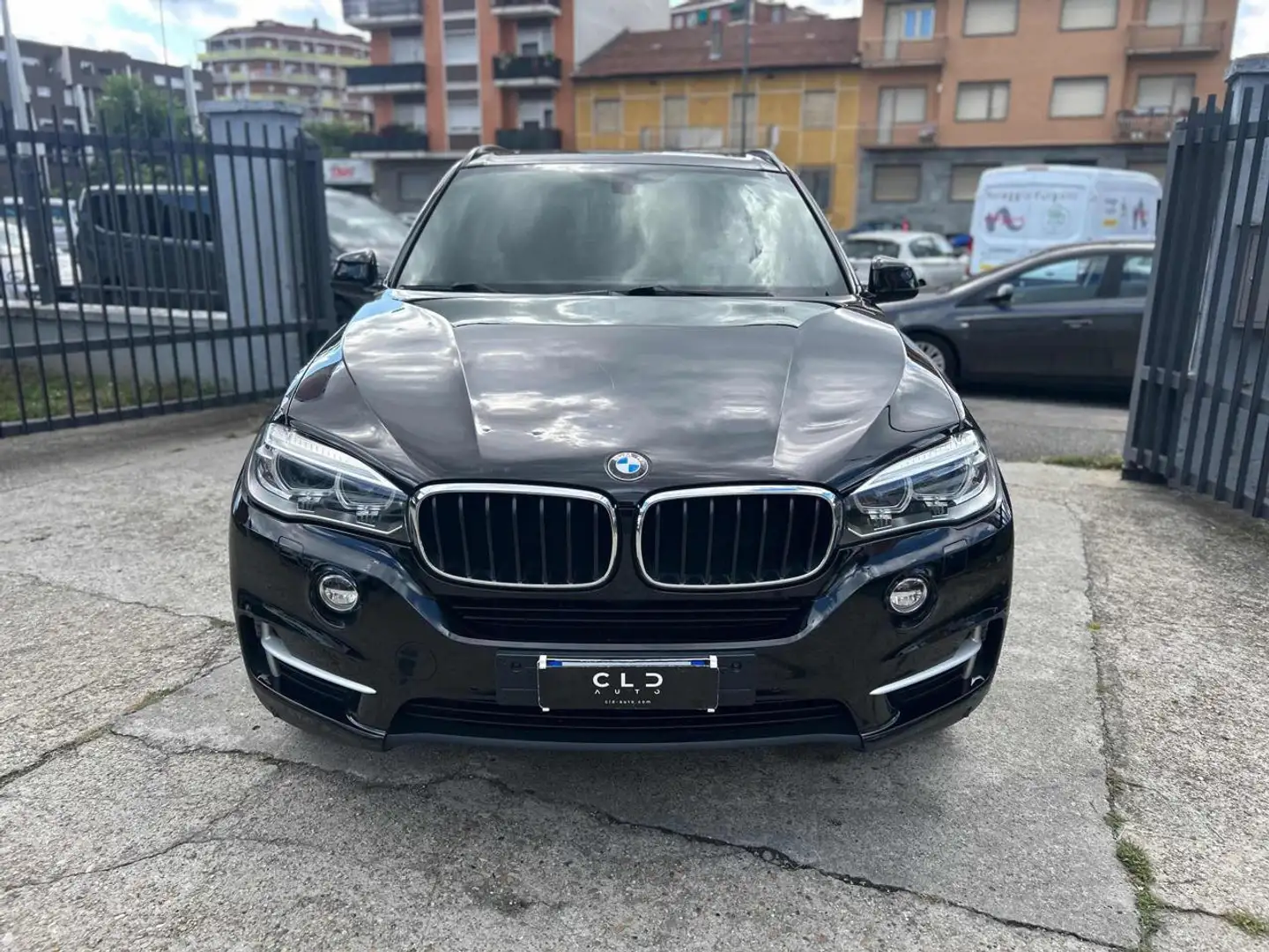 BMW X5 xDrive30d 258CV Luxury Schwarz - 2