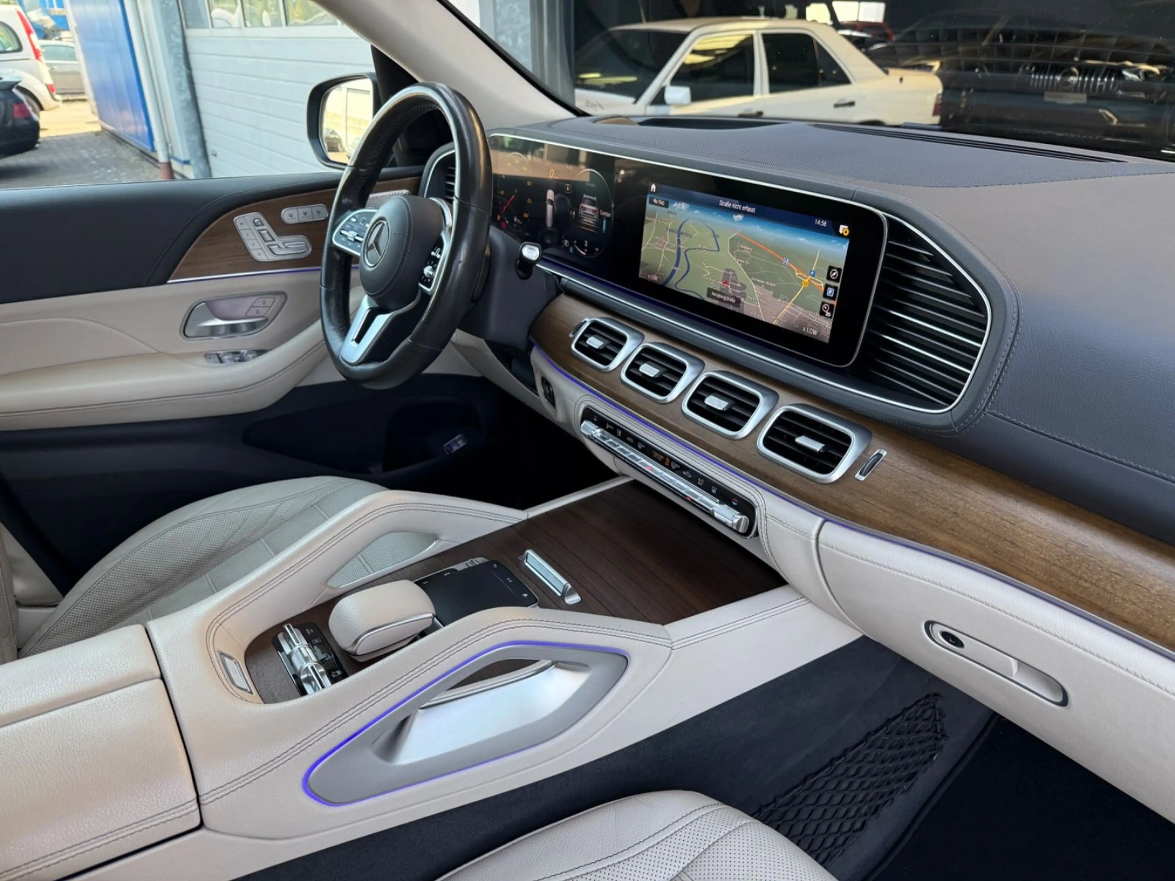 Mercedes-Benz GLS 400 d 4Matic AMG/BURMESTER/AIRMATIC/HEADUP — photo 12