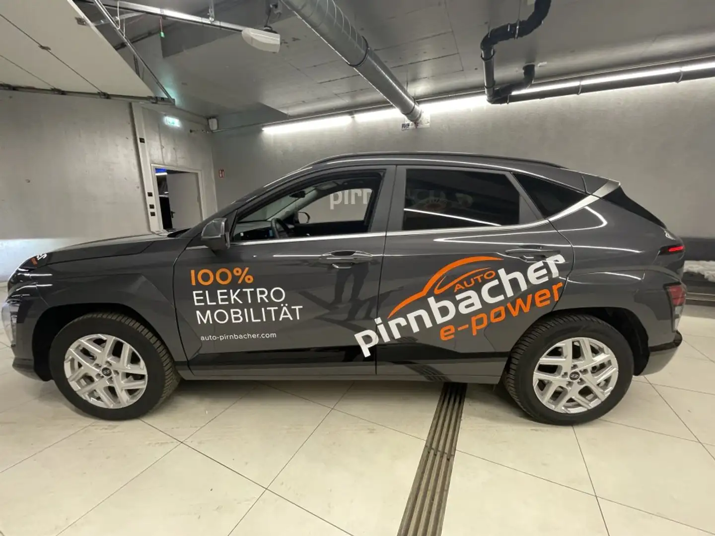 Hyundai KONA EV (SX2) GO 64,8 kWh k6eg2-PP1-OO5 Grau - 2