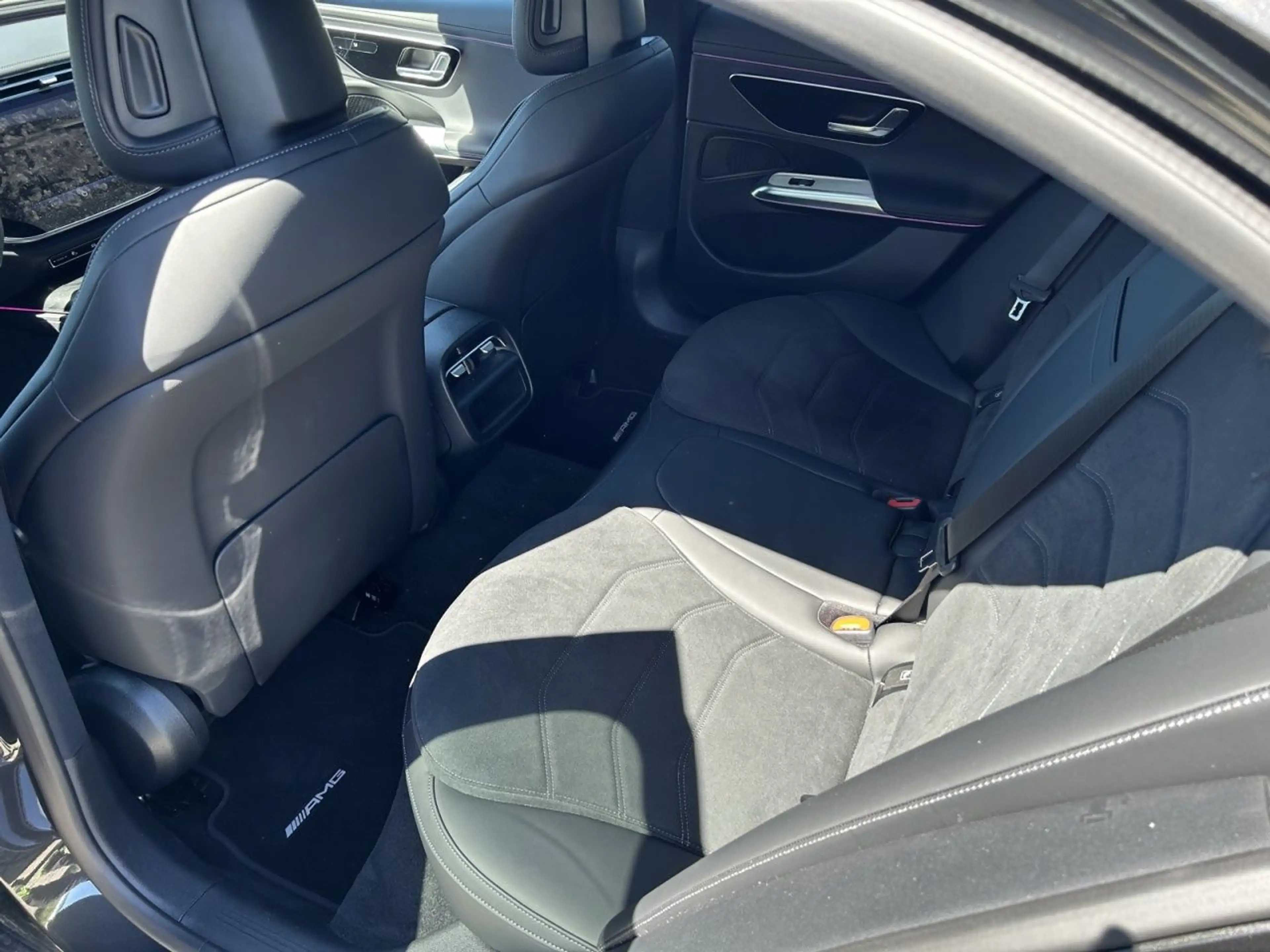 Mercedes-Benz E 220 d Limo AMG+NIGHT+TOTW+AMBIENTE+DISTRONIC — photo 13