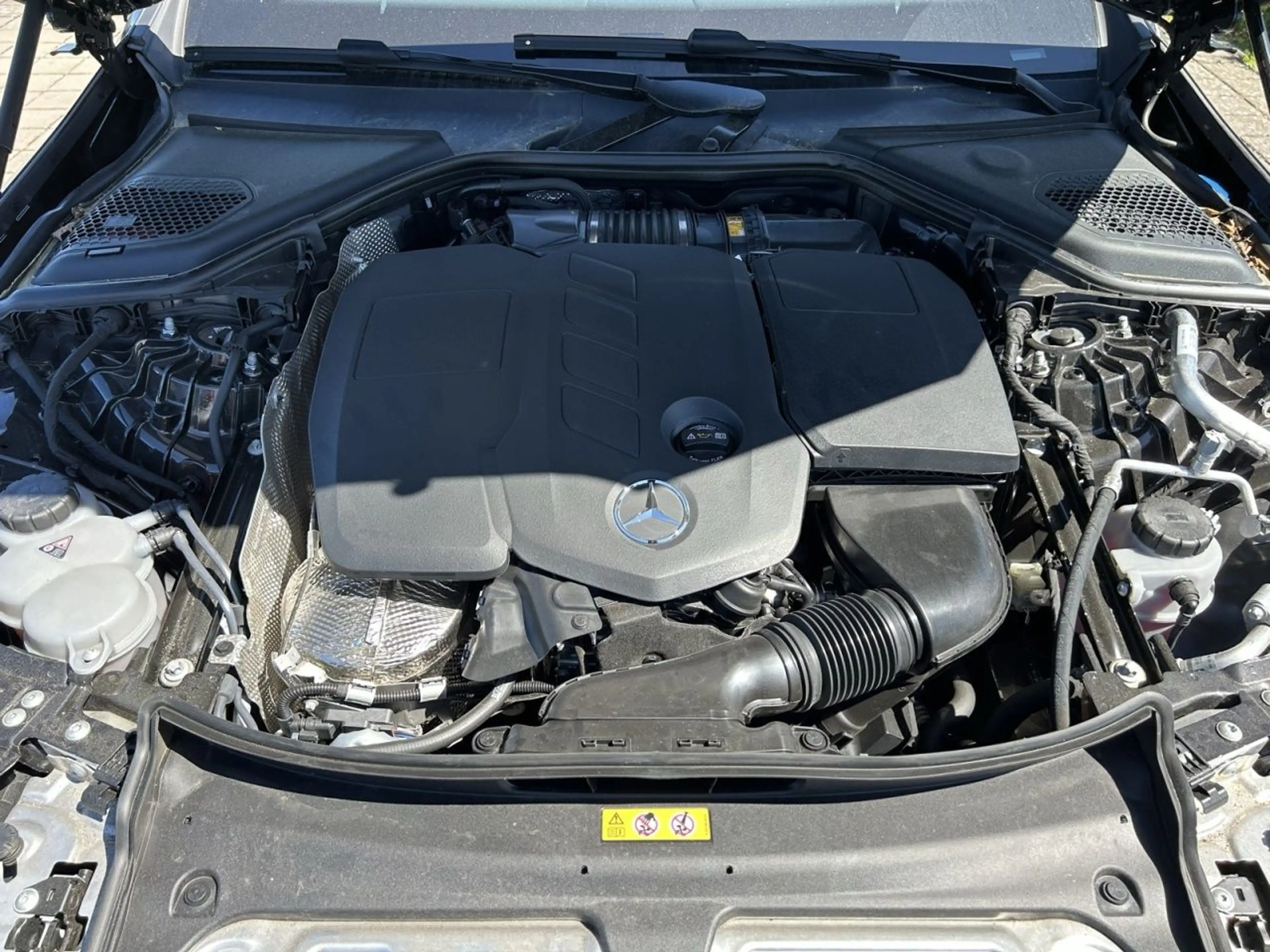 Mercedes-Benz E 220 d Limo AMG+NIGHT+TOTW+AMBIENTE+DISTRONIC — photo 14