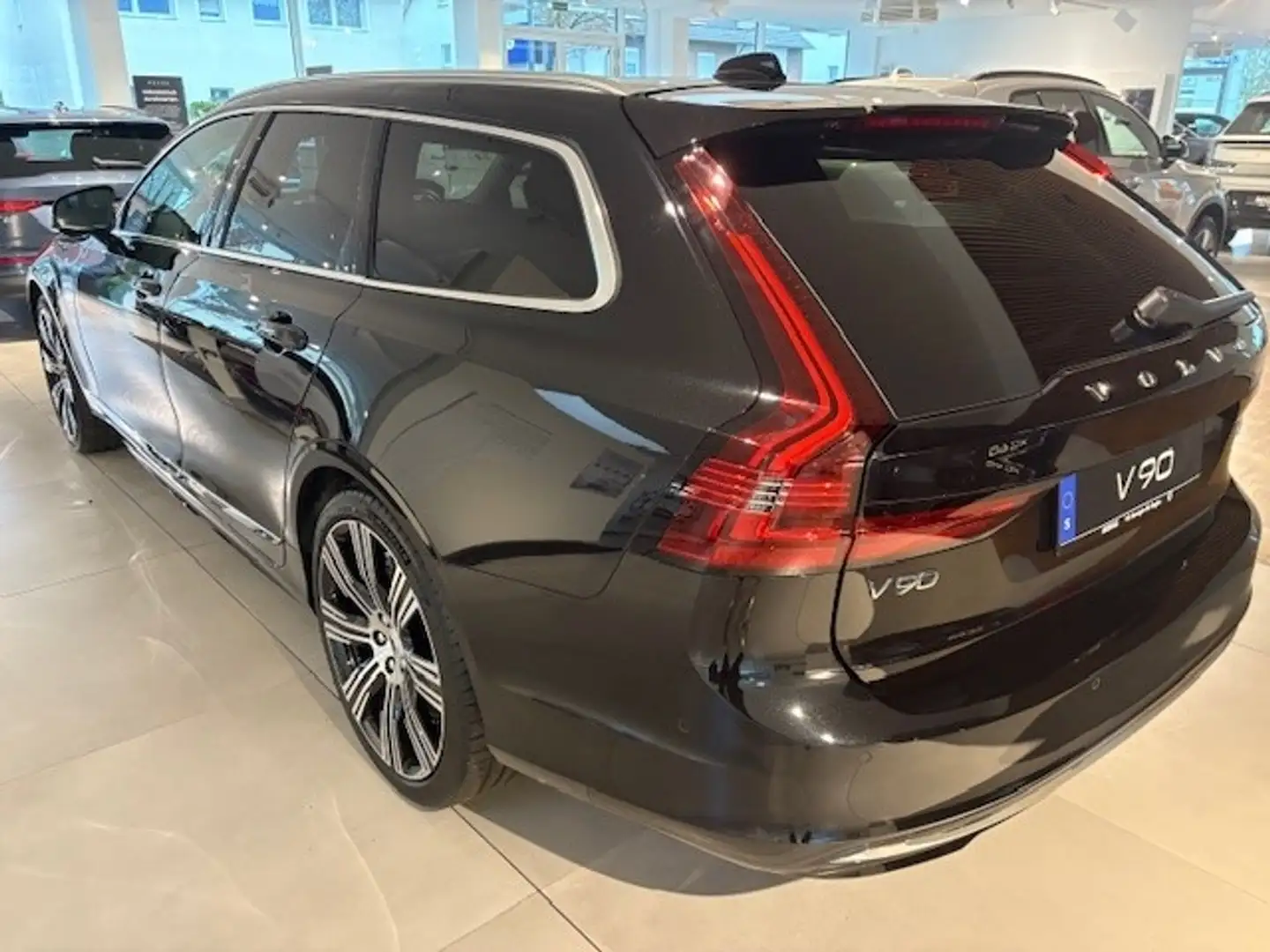 Volvo V90 B4 Plus Bright StandHz 360 Grad ACC BLIS H&K Black - 2