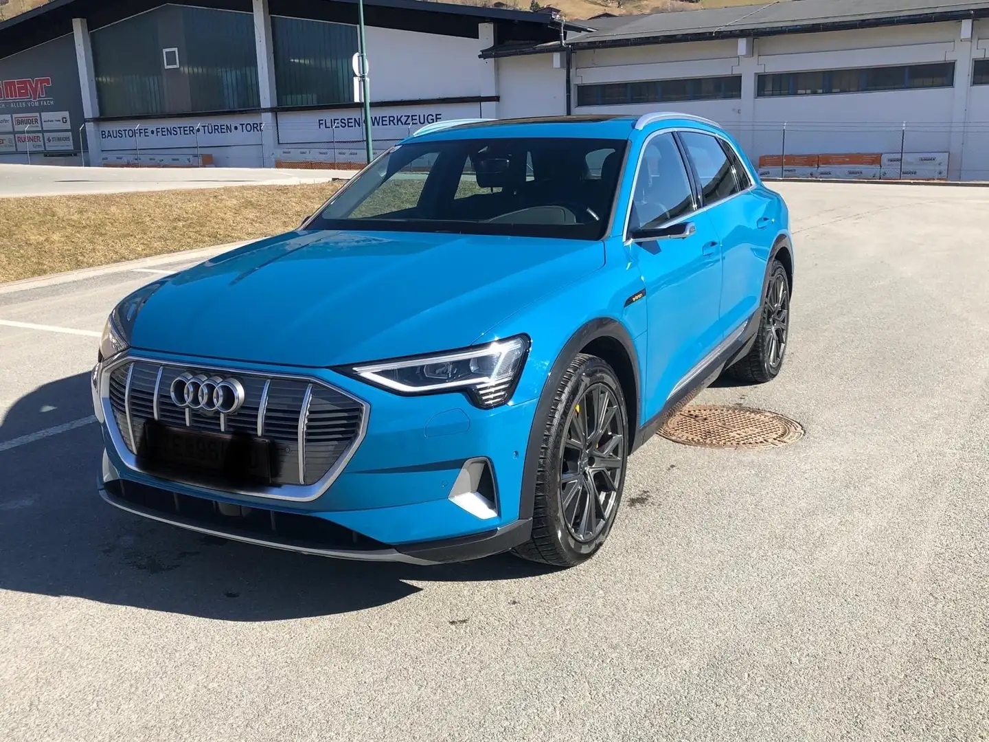 Audi e-tron e-tron 55 quattro 95kWh Blau - 1