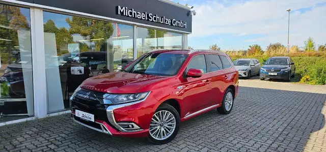 Mitsubishi Outlander Plug in Hybrid TOP 2.4 MIVEC 4WD