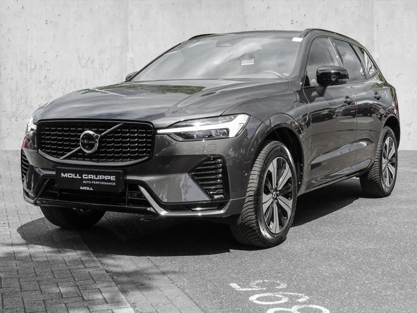 Volvo XC60 T8 Twin Engine AWD R Design Pano Sthz. AHK Grau - 2