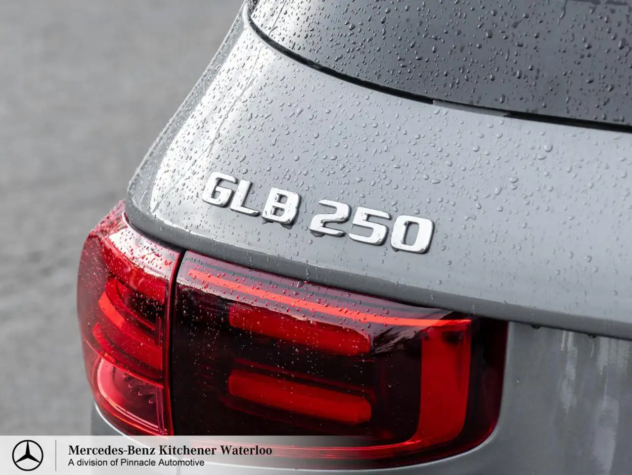 Mercedes-Benz GLB снимка Mercedes-Benz GLB