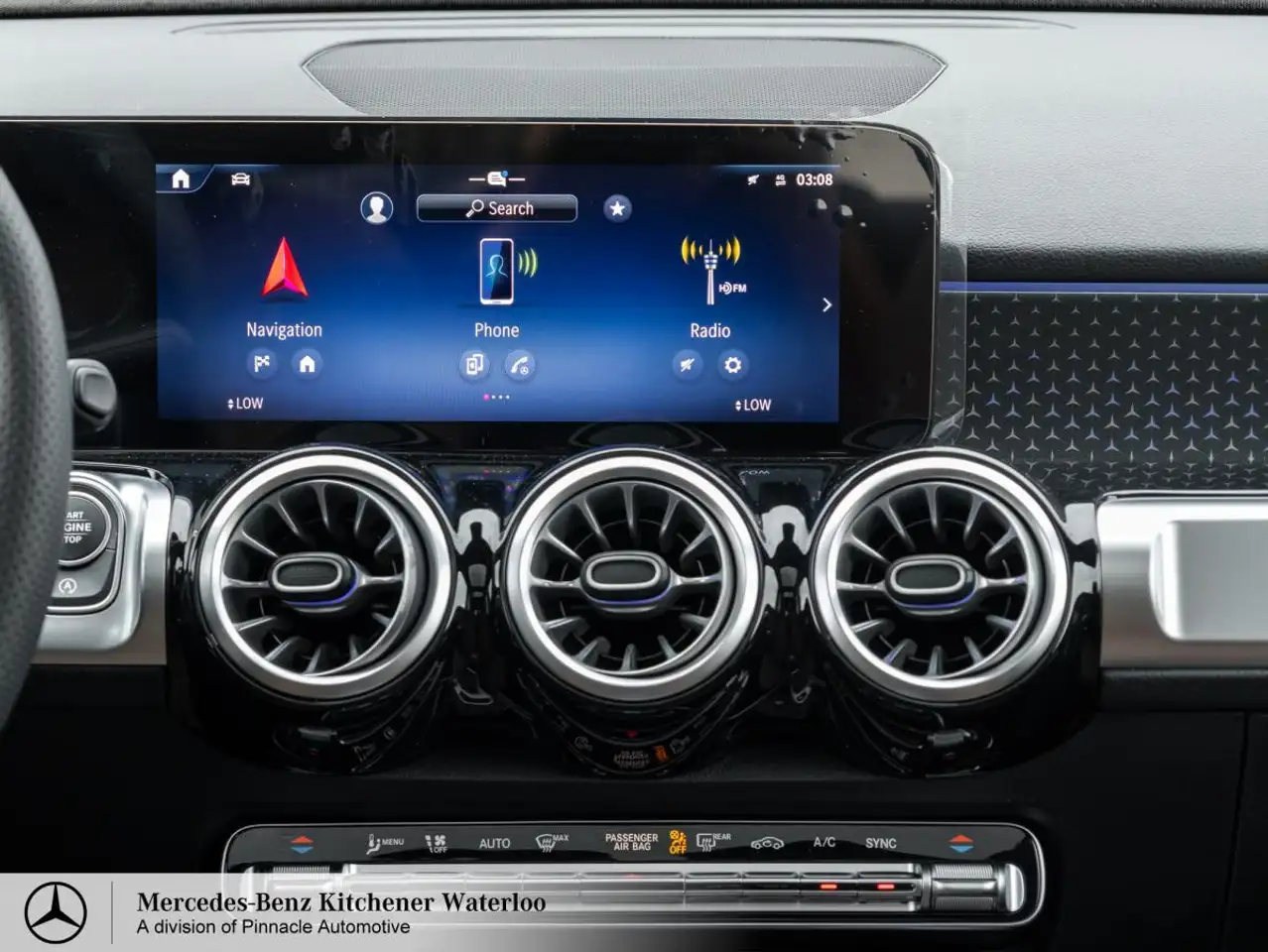 Mercedes-Benz GLB снимка Mercedes-Benz GLB