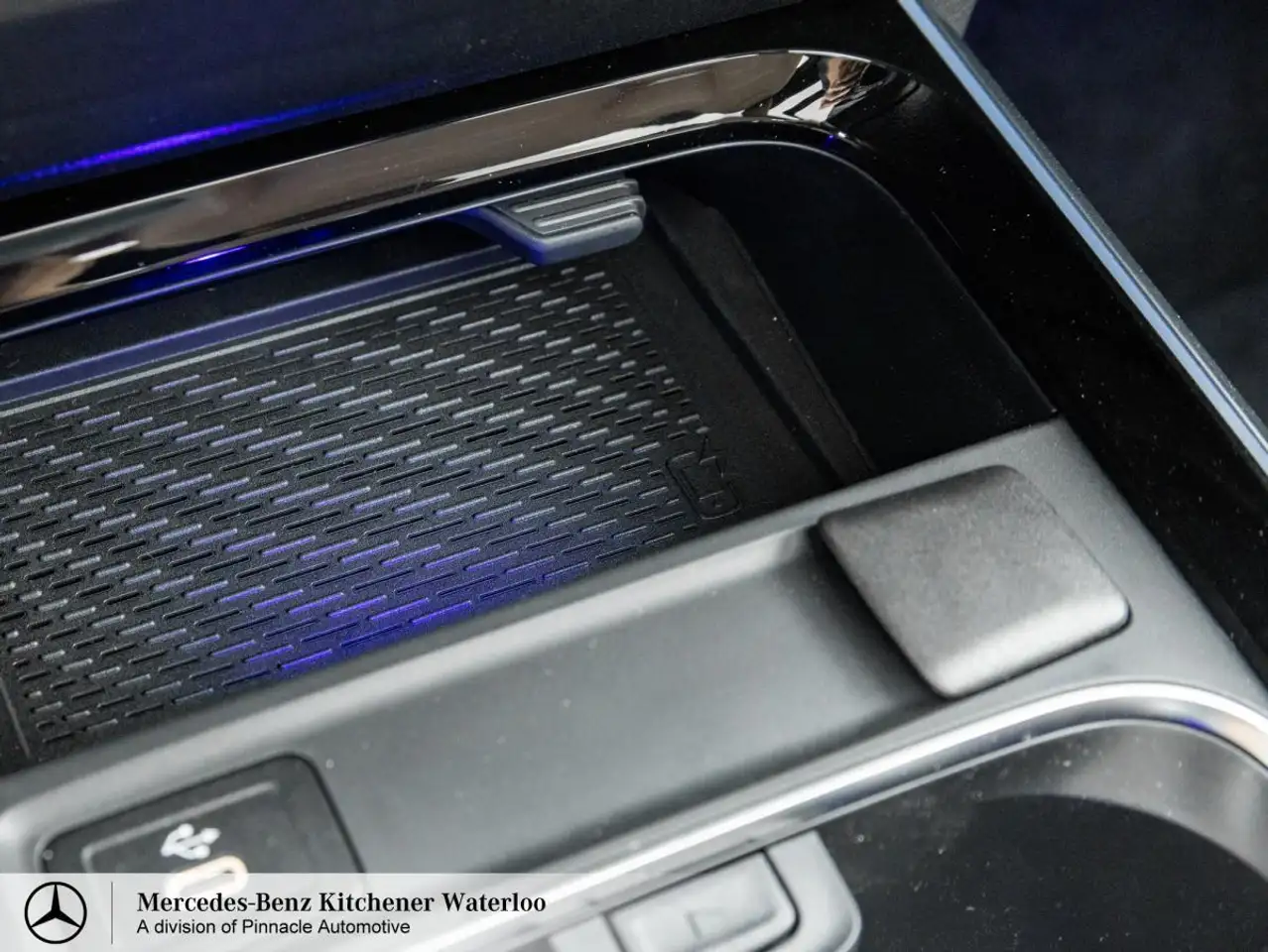 Mercedes-Benz GLB снимка Mercedes-Benz GLB