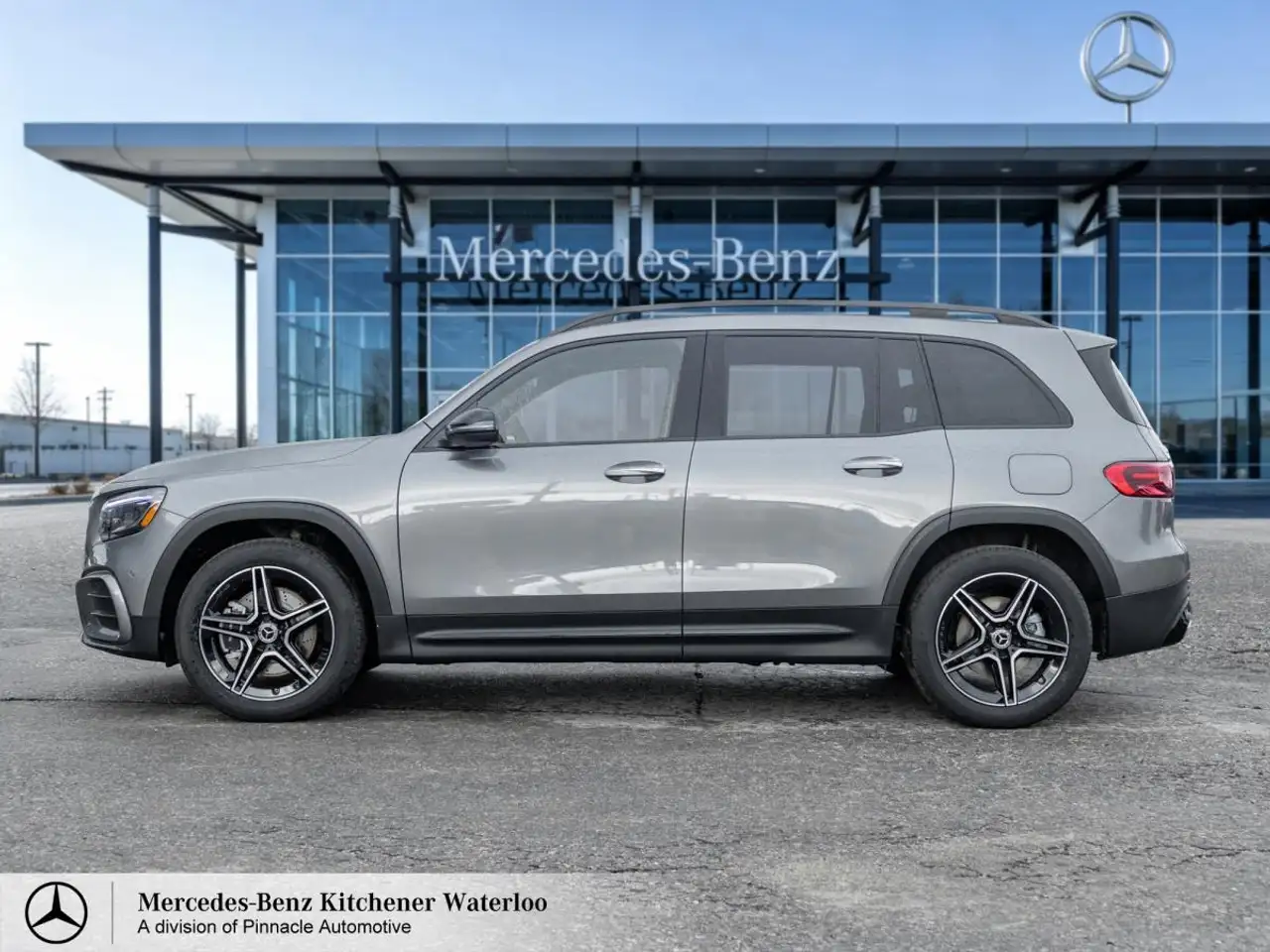 Mercedes-Benz GLB снимка Mercedes-Benz GLB
