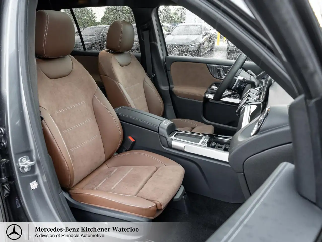 Mercedes-Benz GLB снимка Mercedes-Benz GLB