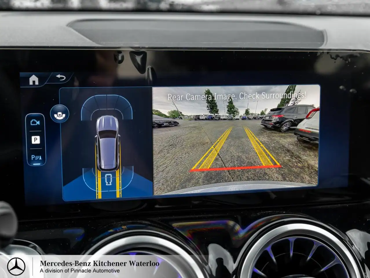 Mercedes-Benz GLB снимка Mercedes-Benz GLB