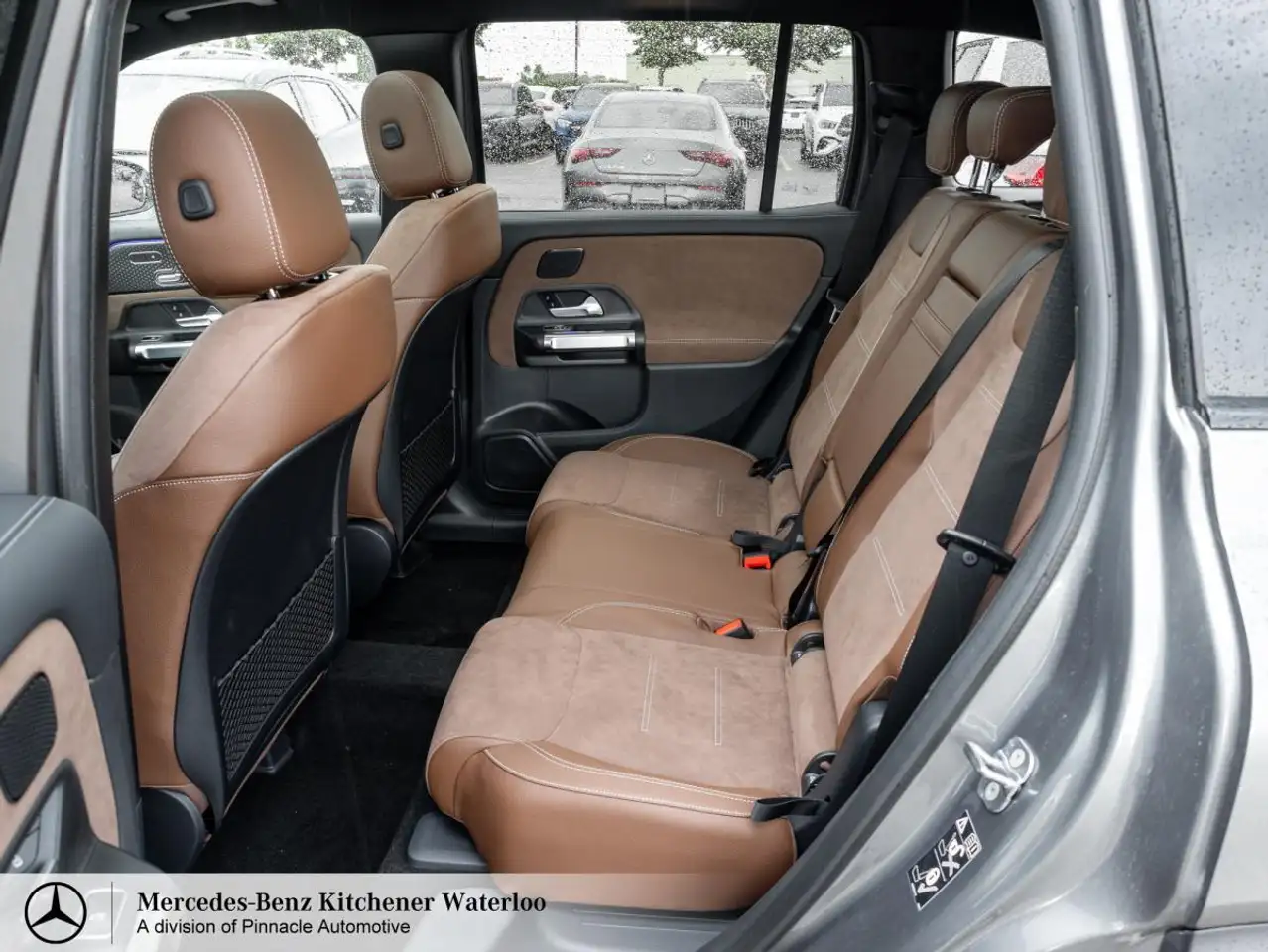 Mercedes-Benz GLB снимка Mercedes-Benz GLB