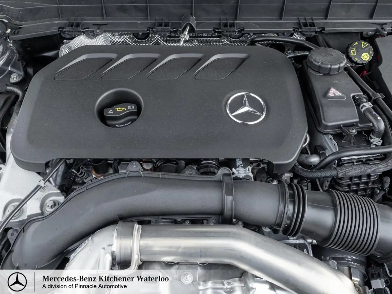 Mercedes-Benz GLB снимка Mercedes-Benz GLB