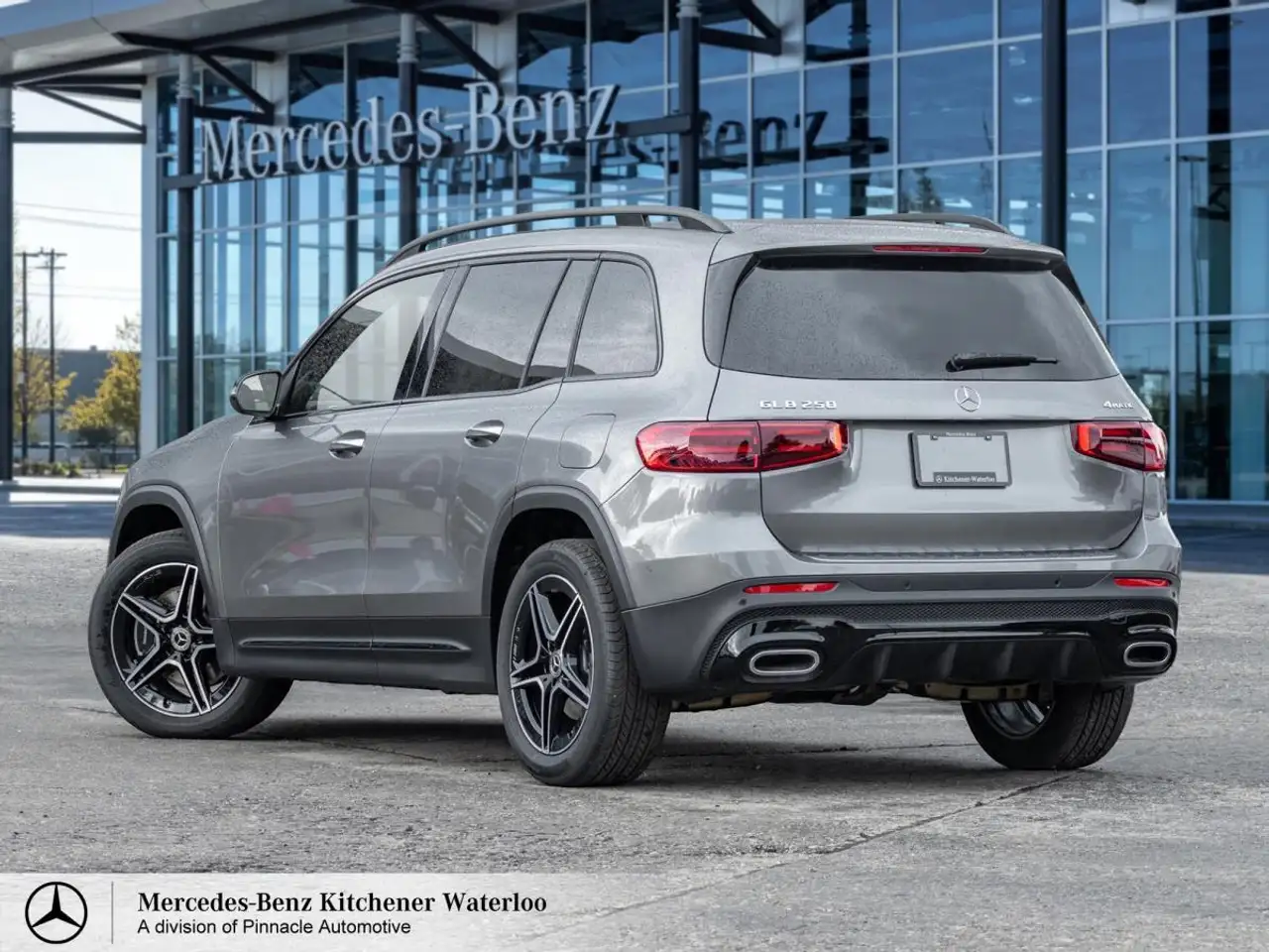 Mercedes-Benz GLB снимка Mercedes-Benz GLB
